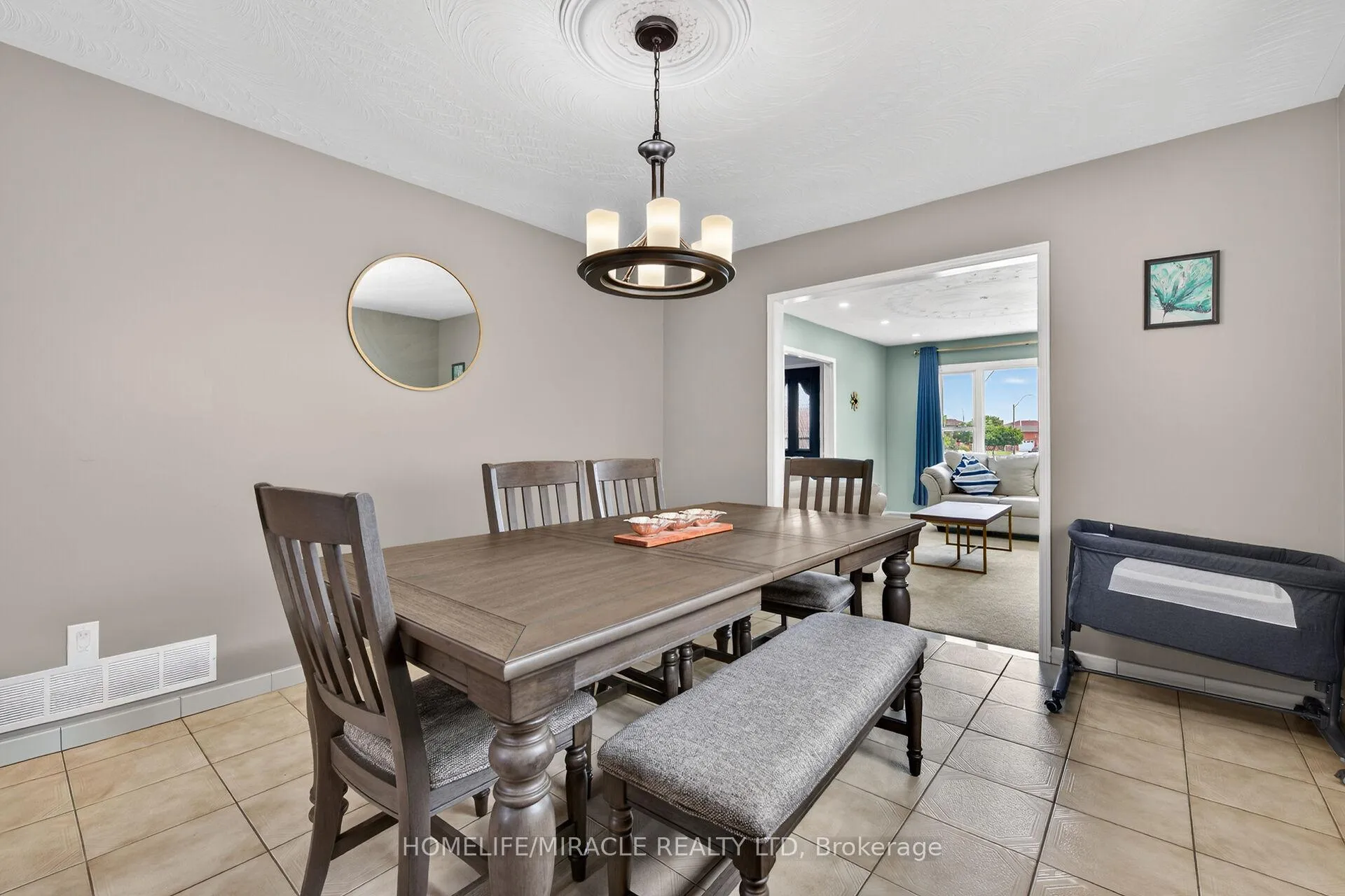 Photo 20 of 34 Capri Crescent, Hamilton, Riverdale — HOMEH