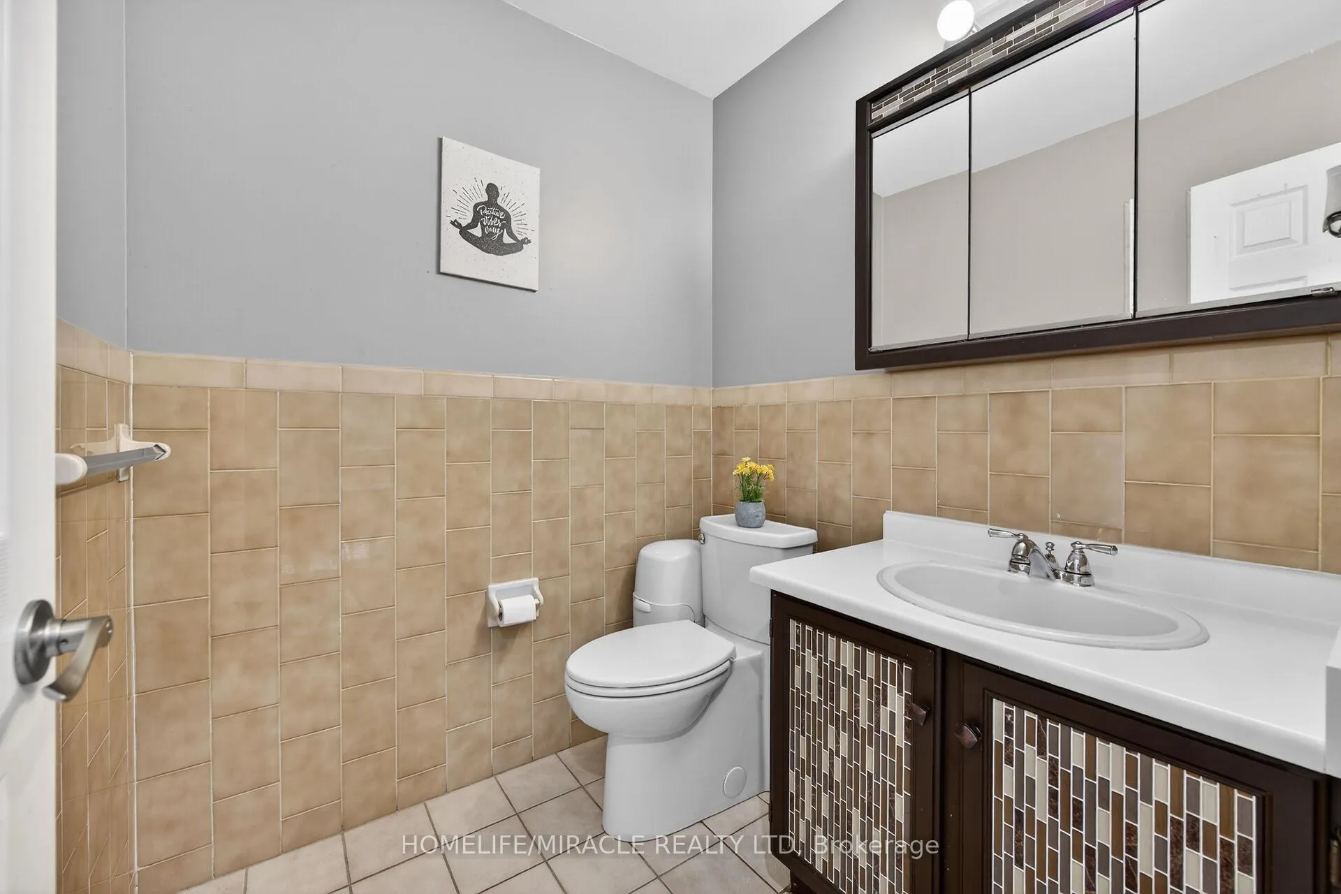 Photo 22 of 34 Capri Crescent, Hamilton, Riverdale — HOMEH