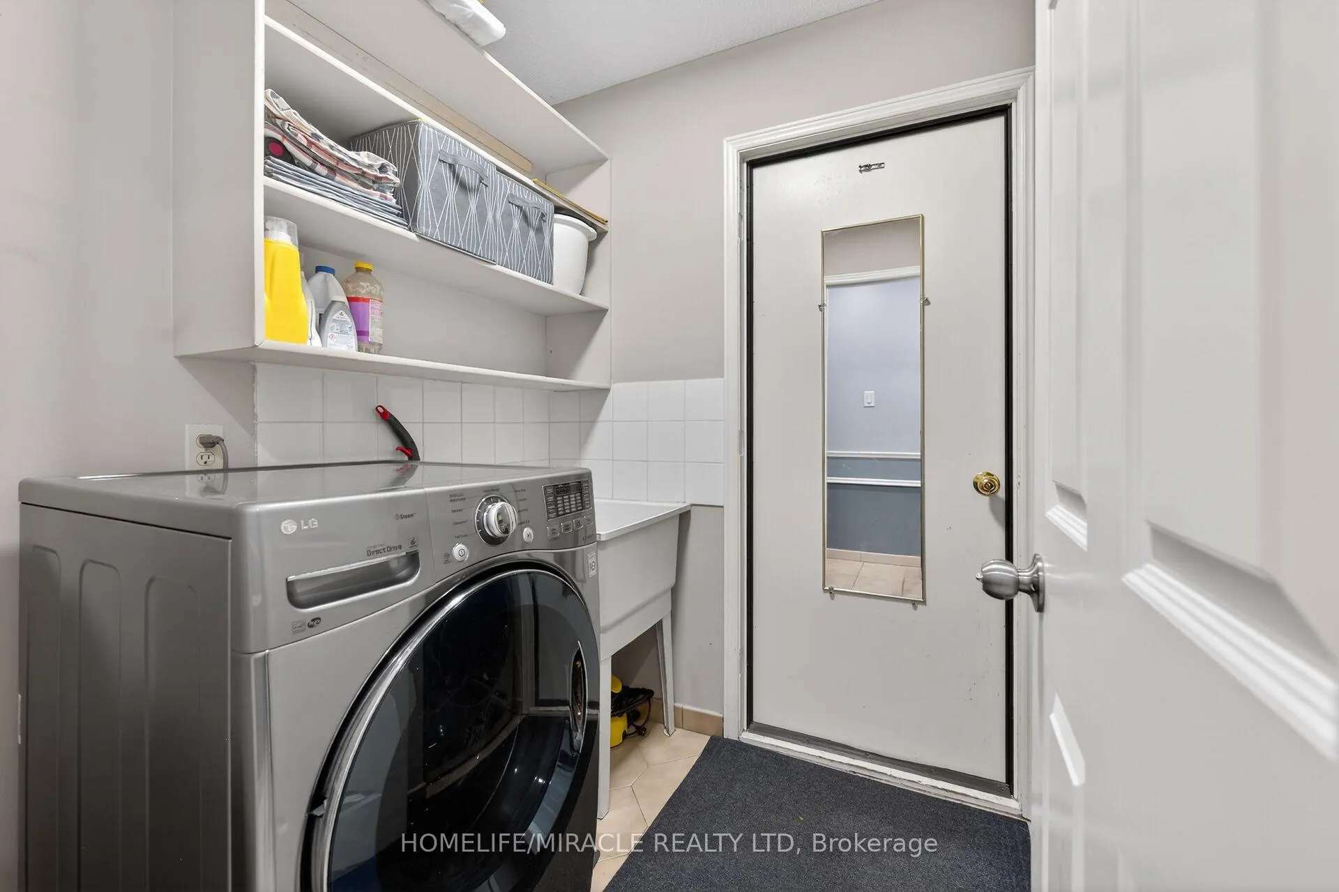 Photo 23 of 34 Capri Crescent, Hamilton, Riverdale — HOMEH
