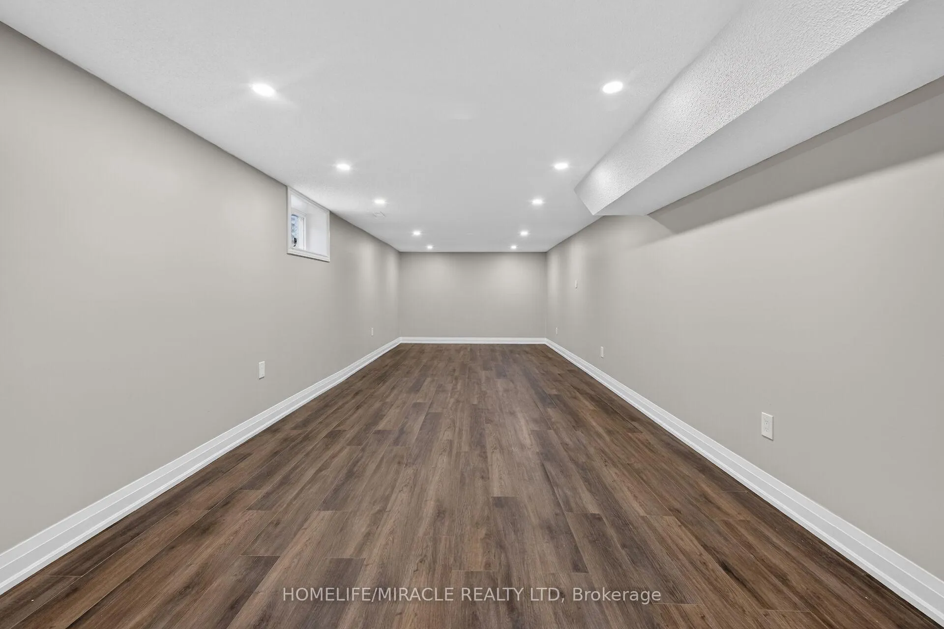 Photo 42 of 34 Capri Crescent, Hamilton, Riverdale — HOMEH