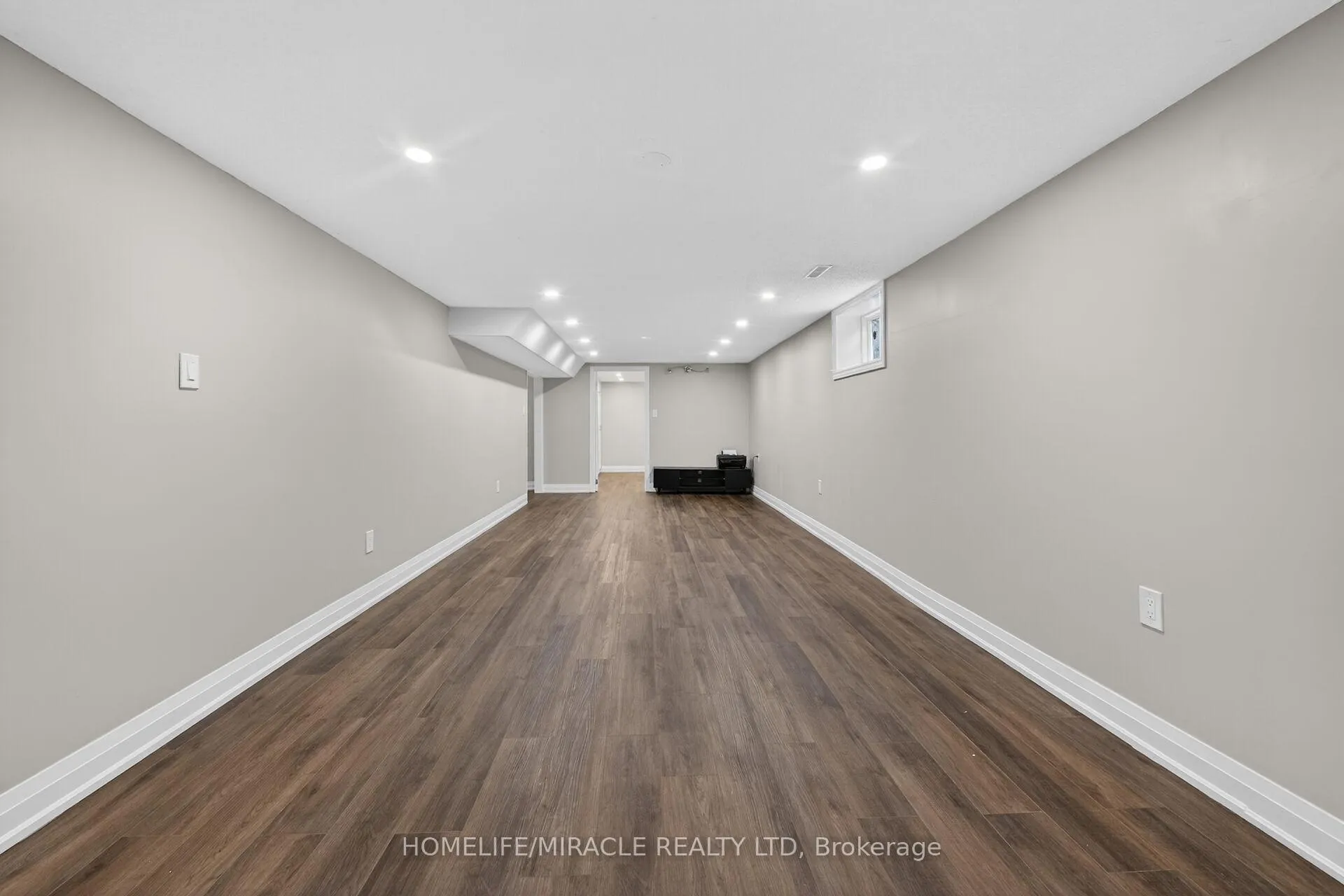Photo 43 of 34 Capri Crescent, Hamilton, Riverdale — HOMEH