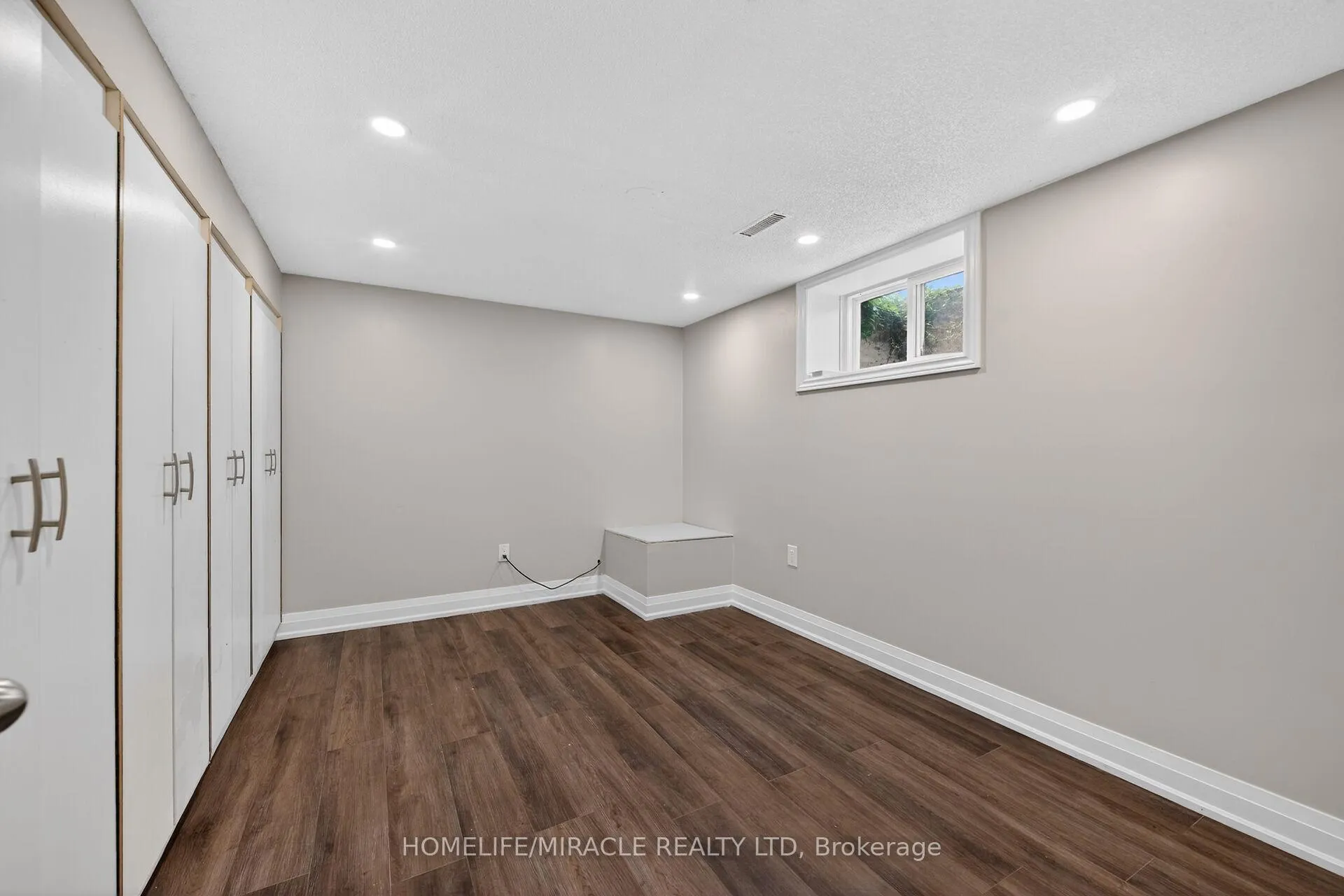 Photo 44 of 34 Capri Crescent, Hamilton, Riverdale — HOMEH