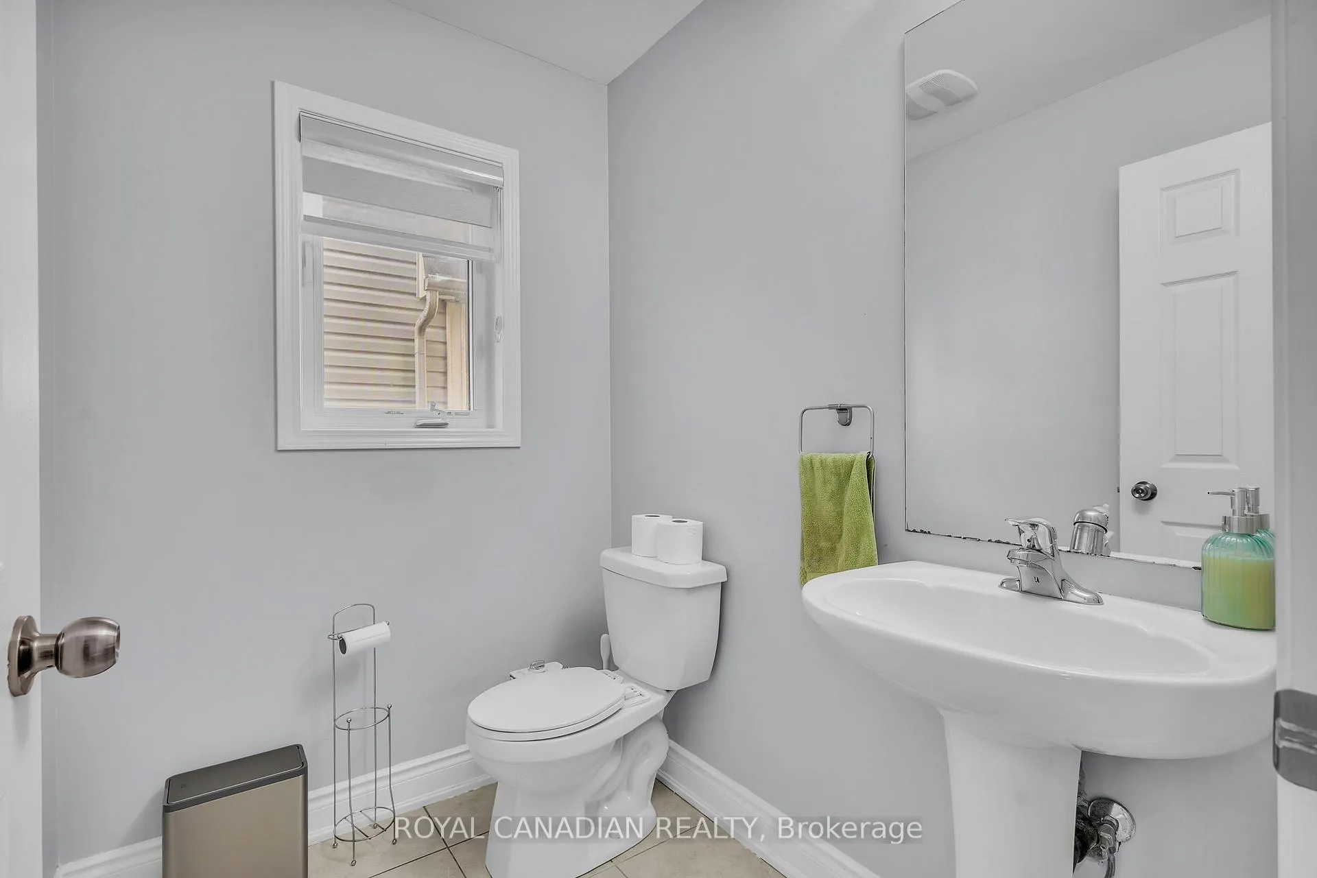 Photo 5 of 28 Cheevers Road, Brantford, Shellard Lane — HOMEH