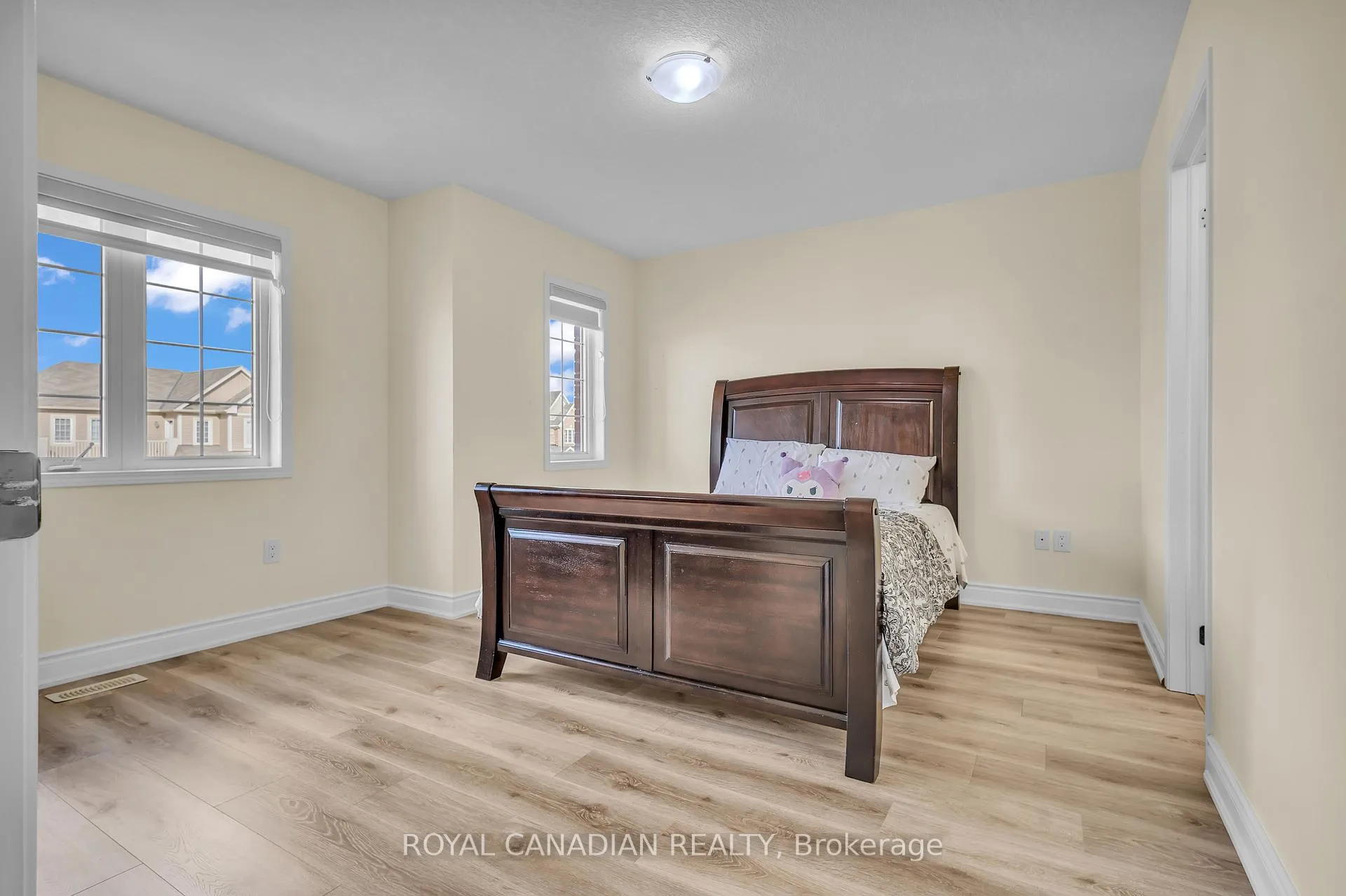 Photo 25 of 28 Cheevers Road, Brantford, Shellard Lane — HOMEH