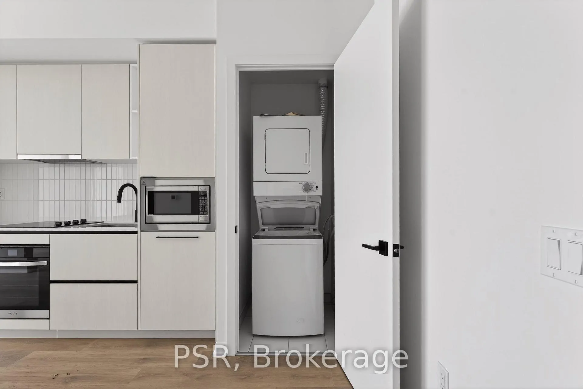 Photo 14 of Unit 1801, 10 Graphophone Grove, Toronto, Dovercourt-Wallace Emerson-Junction — HOMEH