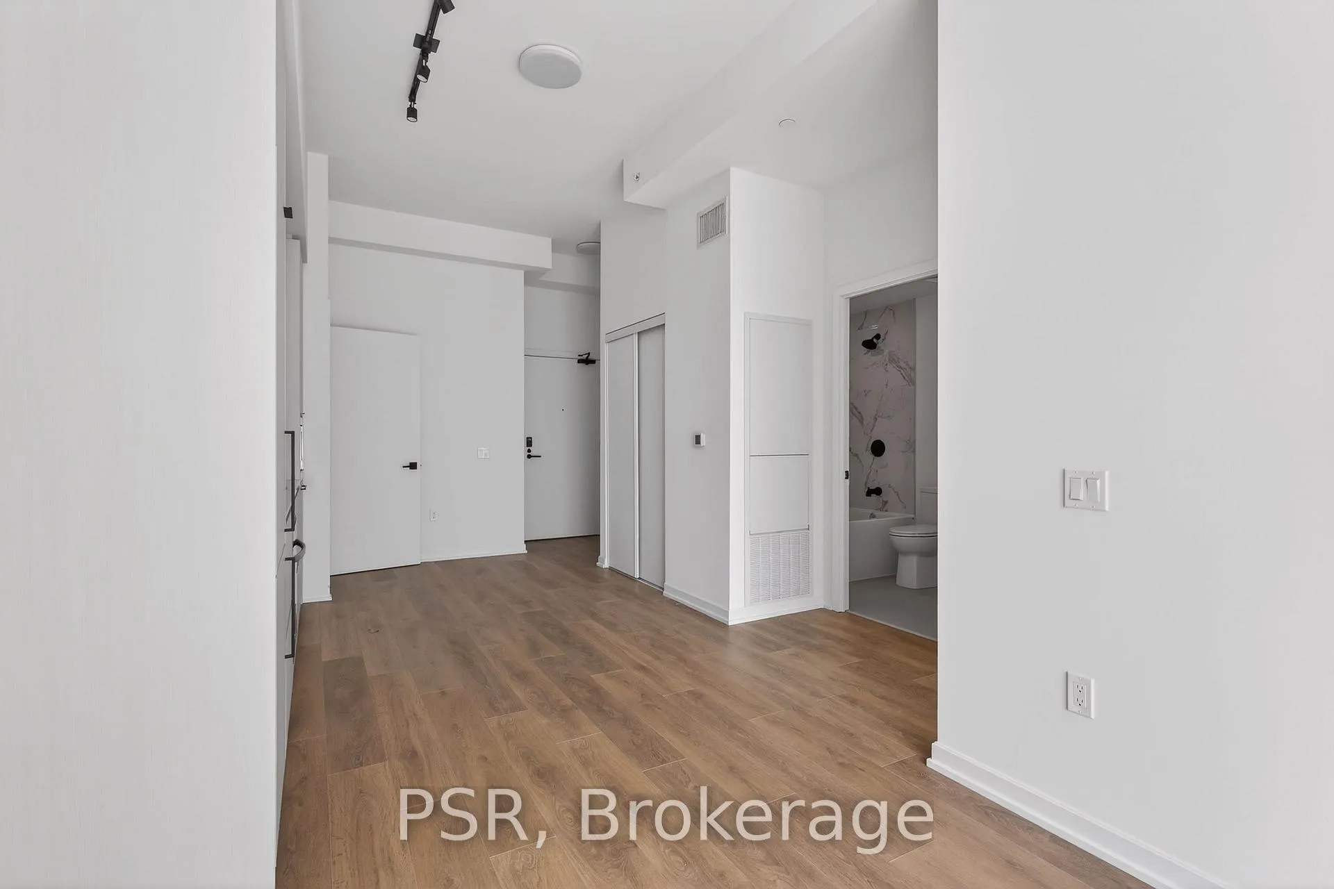 Photo 16 of Unit 1801, 10 Graphophone Grove, Toronto, Dovercourt-Wallace Emerson-Junction — HOMEH