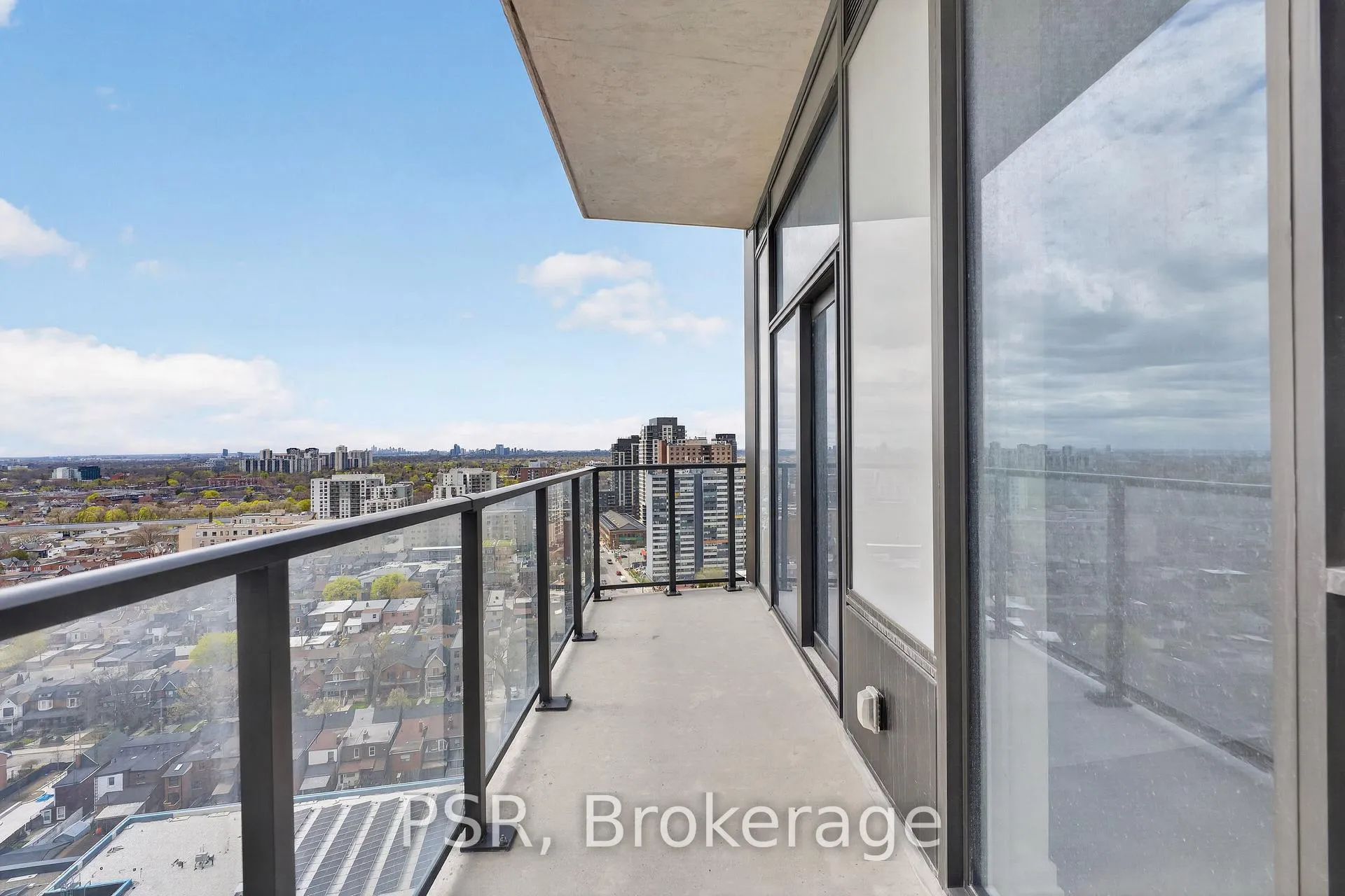 Photo 19 of Unit 1801, 10 Graphophone Grove, Toronto, Dovercourt-Wallace Emerson-Junction — HOMEH