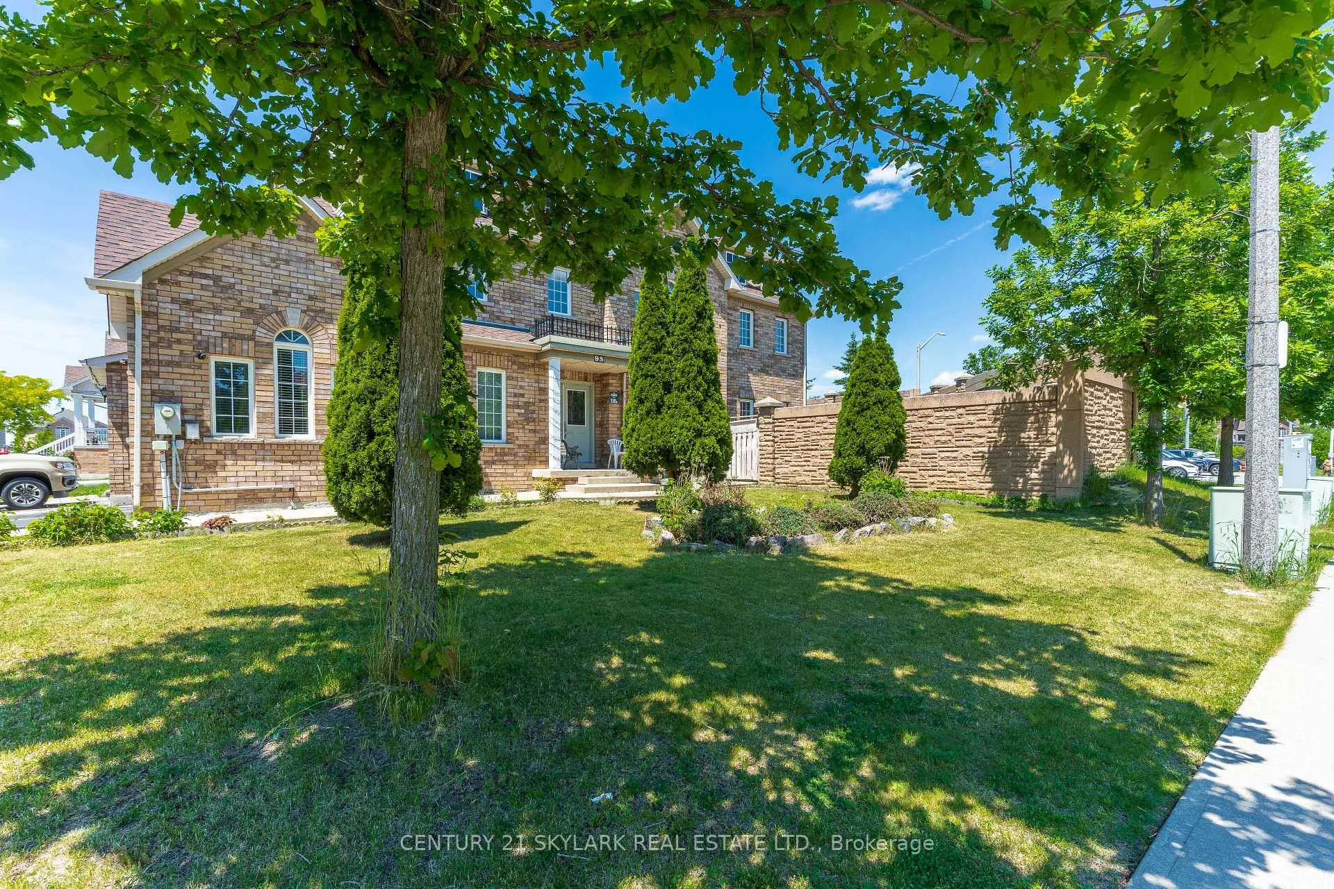 Photo 6 of 95 Via Romano Way, Brampton, Bram East — HOMEH