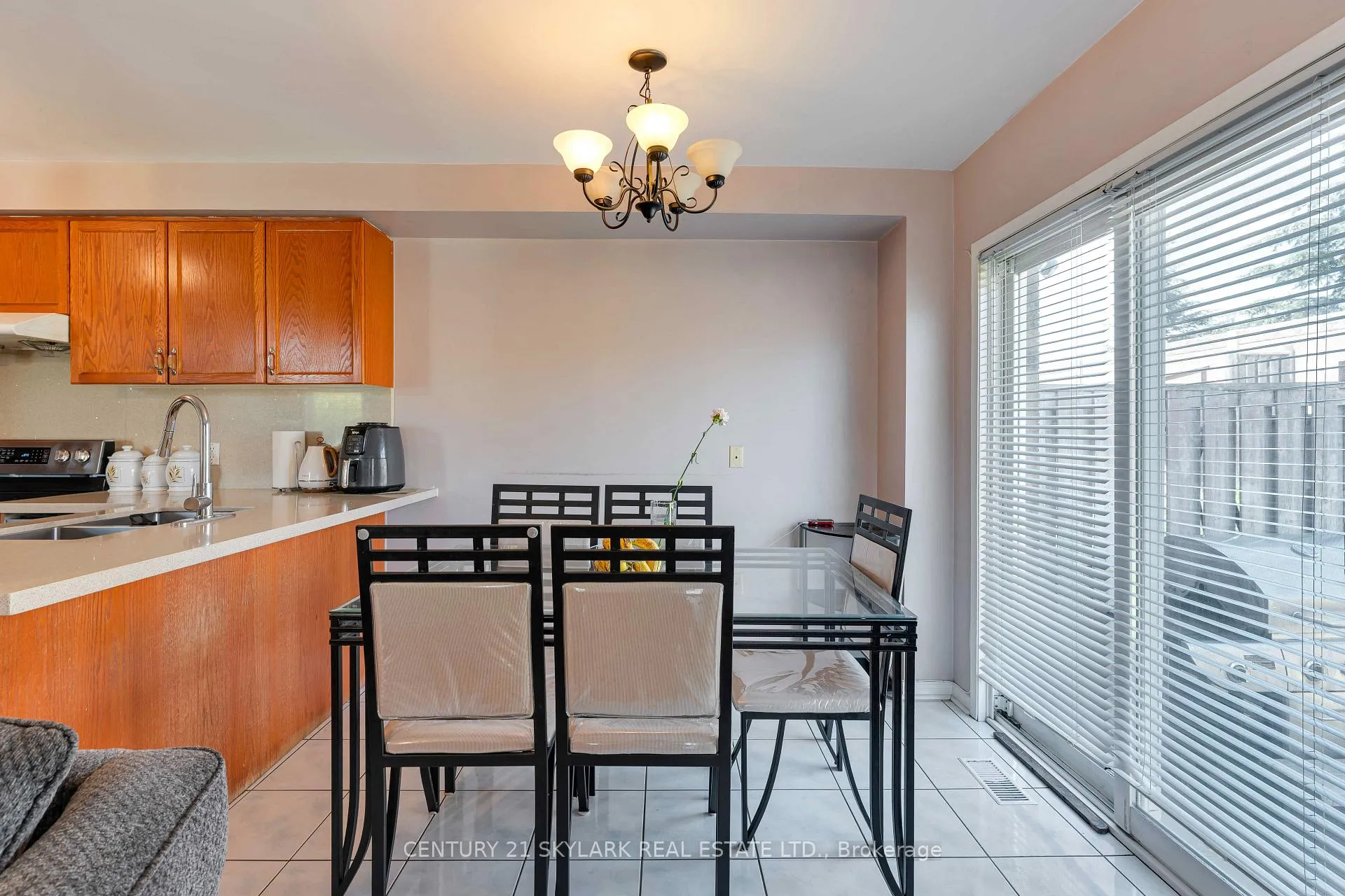 Photo 19 of 95 Via Romano Way, Brampton, Bram East — HOMEH