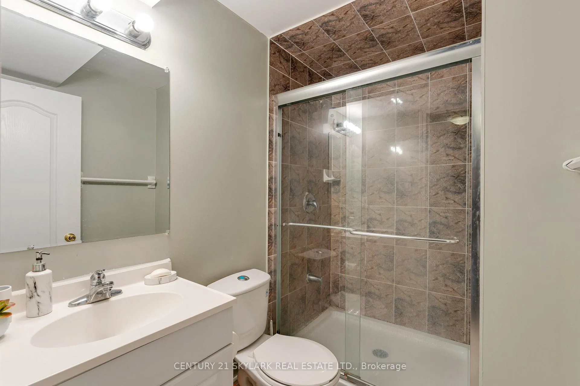 Photo 44 of 95 Via Romano Way, Brampton, Bram East — HOMEH