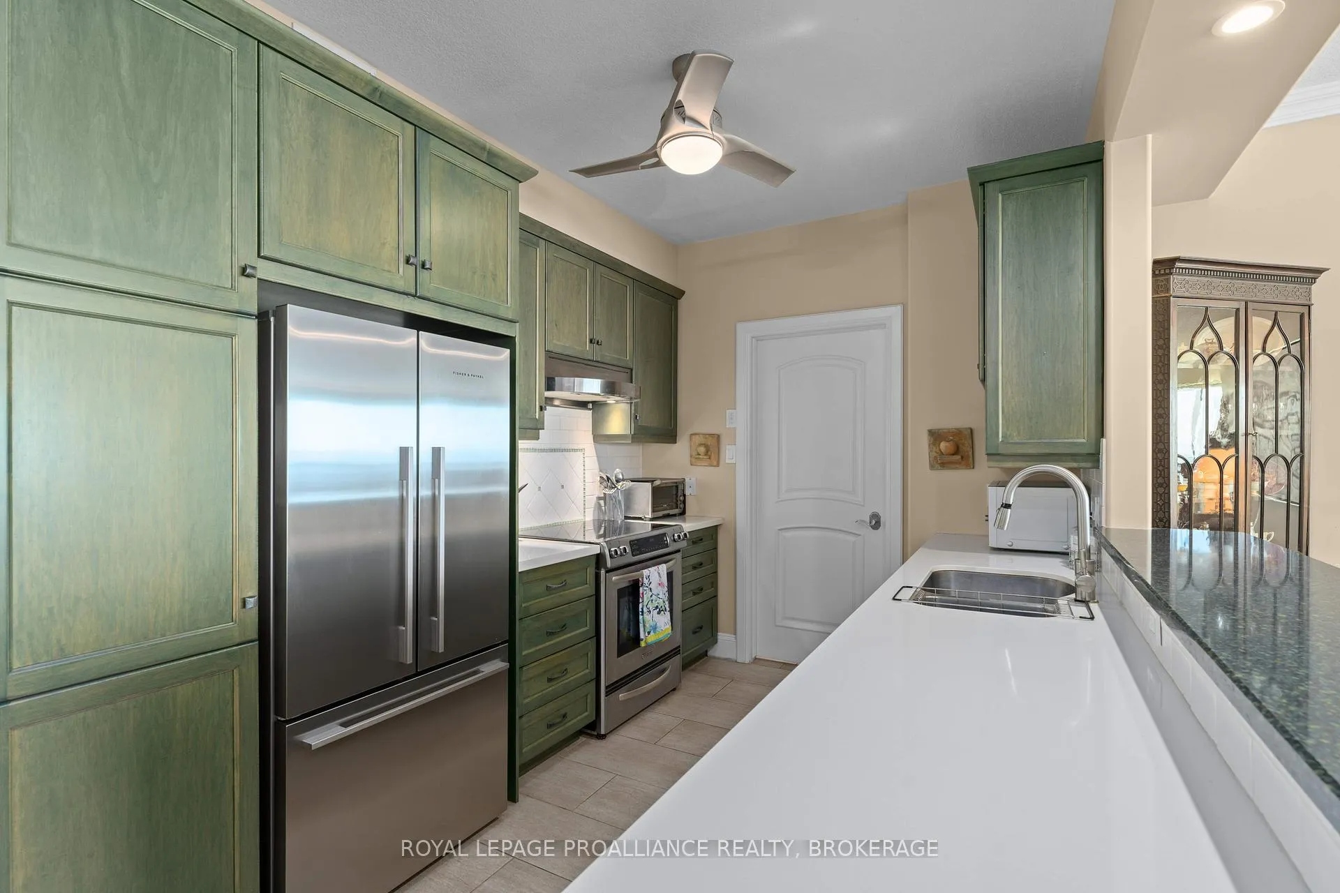 Photo 12 of Unit 801, 5 Gore Street, Kingston, Central City East — HOMEH