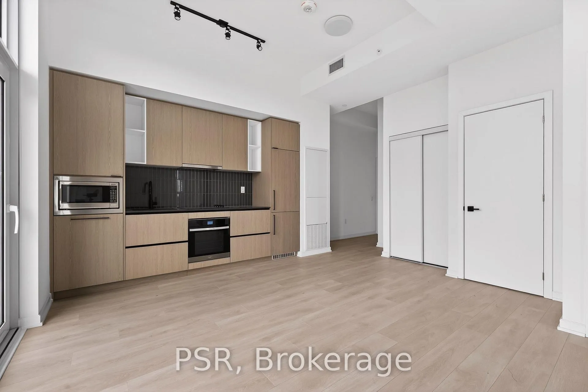 Photo 6 of Unit 1809, 10 Graphophone Grove, Toronto, Dovercourt-Wallace Emerson-Junction — HOMEH