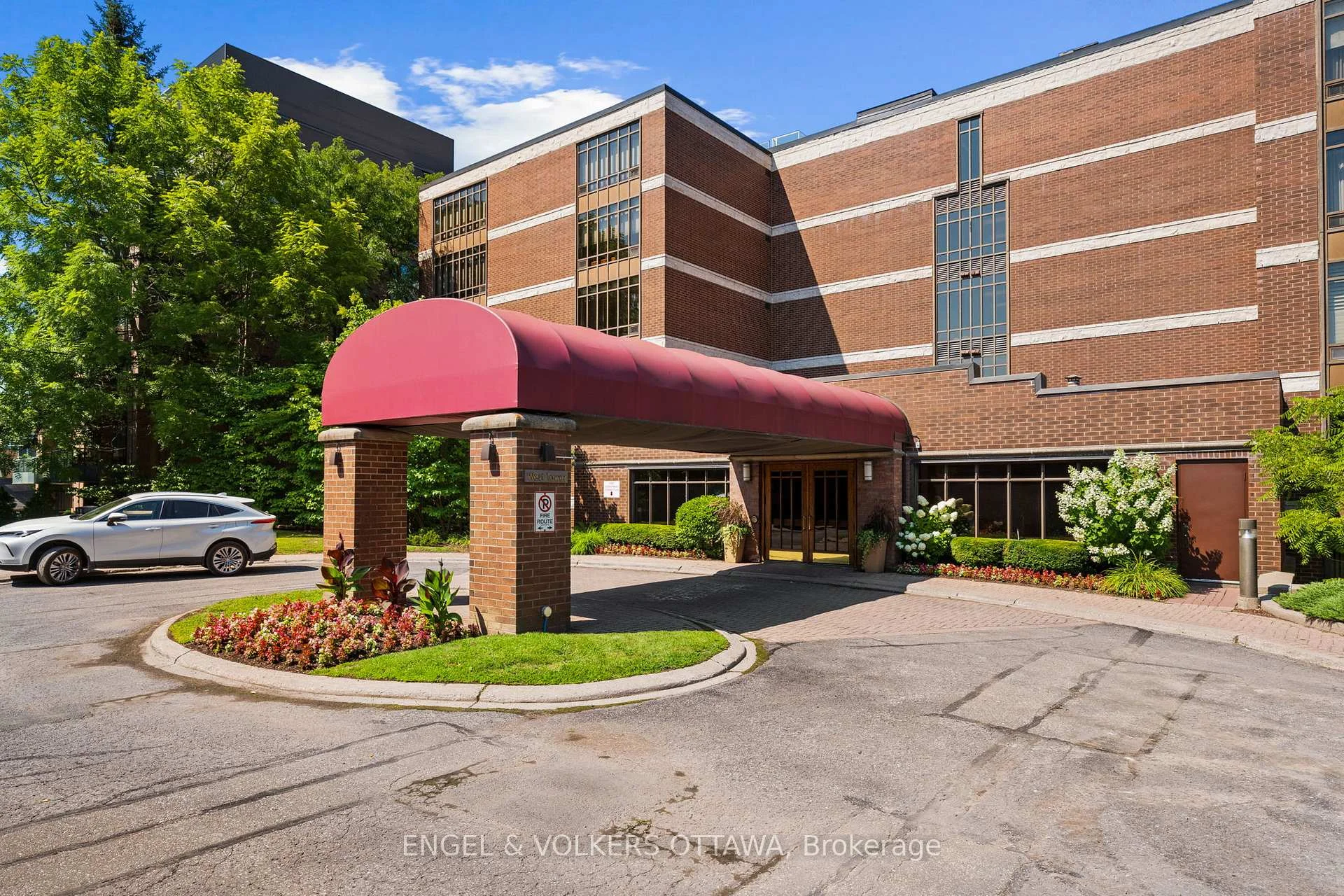 Photo 4 of Unit 406, 111 Echo Drive, Ottawa, Ottawa East — HOMEH
