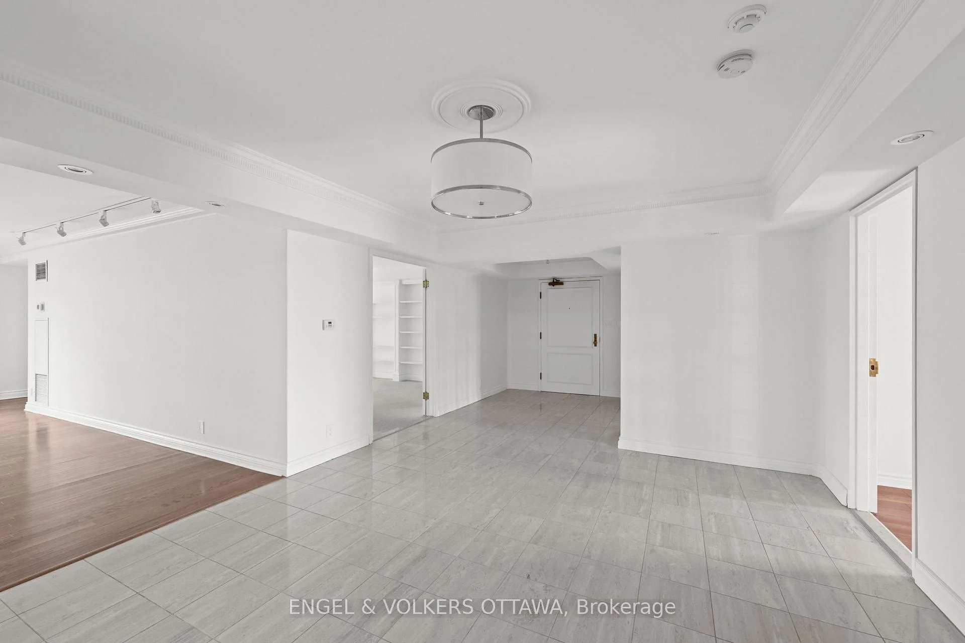 Photo 6 of Unit 406, 111 Echo Drive, Ottawa, Ottawa East — HOMEH