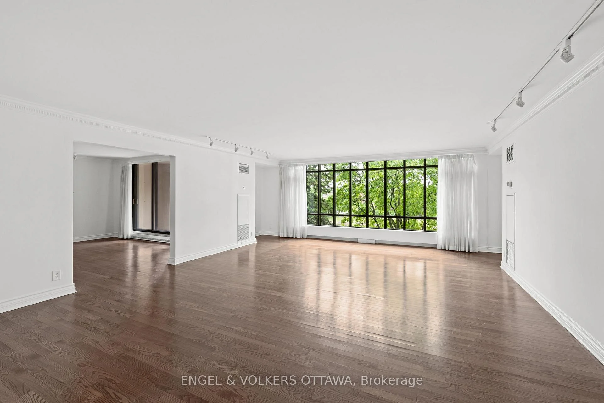 Photo 9 of Unit 406, 111 Echo Drive, Ottawa, Ottawa East — HOMEH