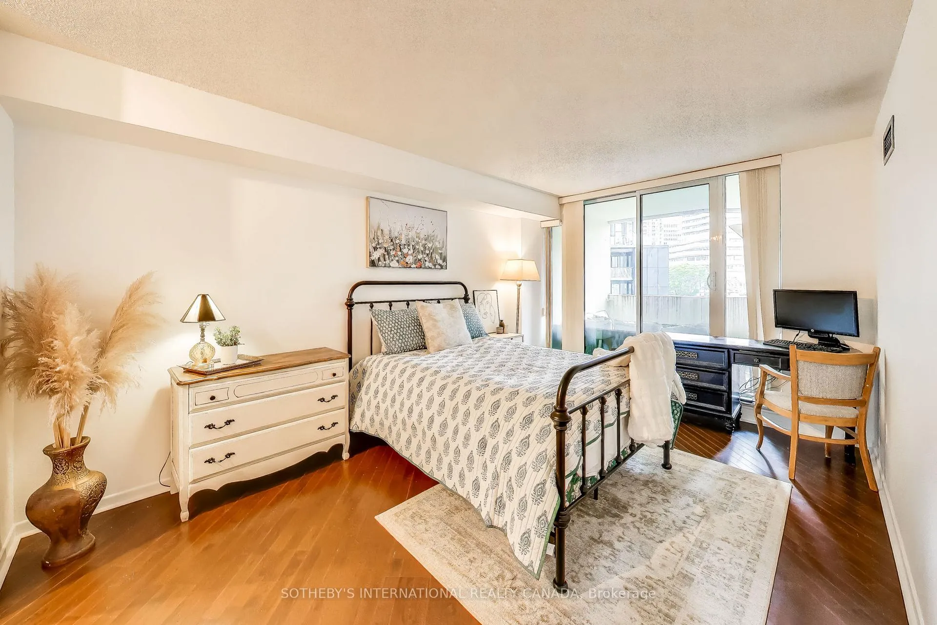 Photo 10 of Unit 607, 25 Maitland Street, Toronto, Church-Yonge Corridor — HOMEH