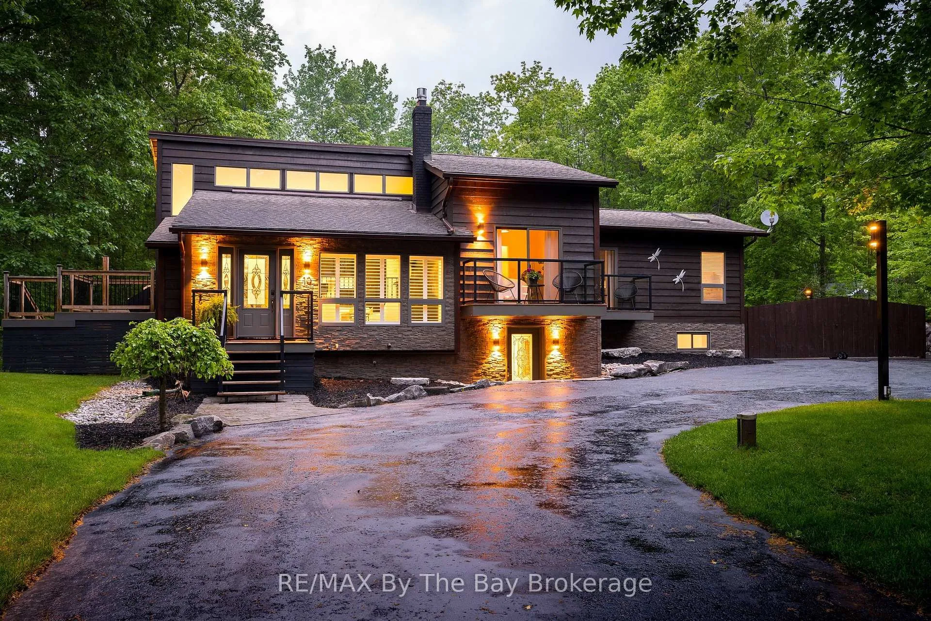 Photo 1 of 10 Birchwood Trail, Wasaga Beach — HOMEH