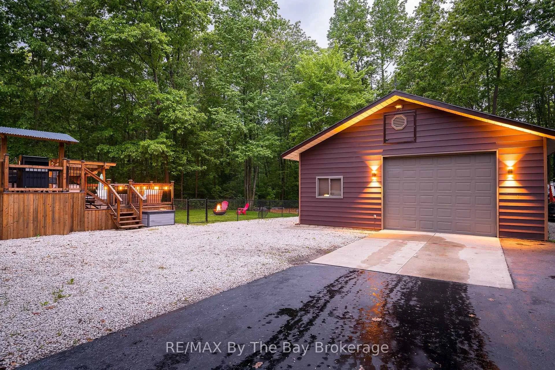 Photo 2 of 10 Birchwood Trail, Wasaga Beach — HOMEH