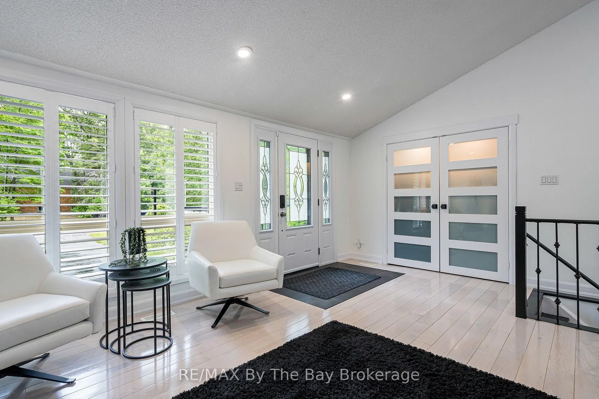 Photo 6 of 10 Birchwood Trail, Wasaga Beach — HOMEH