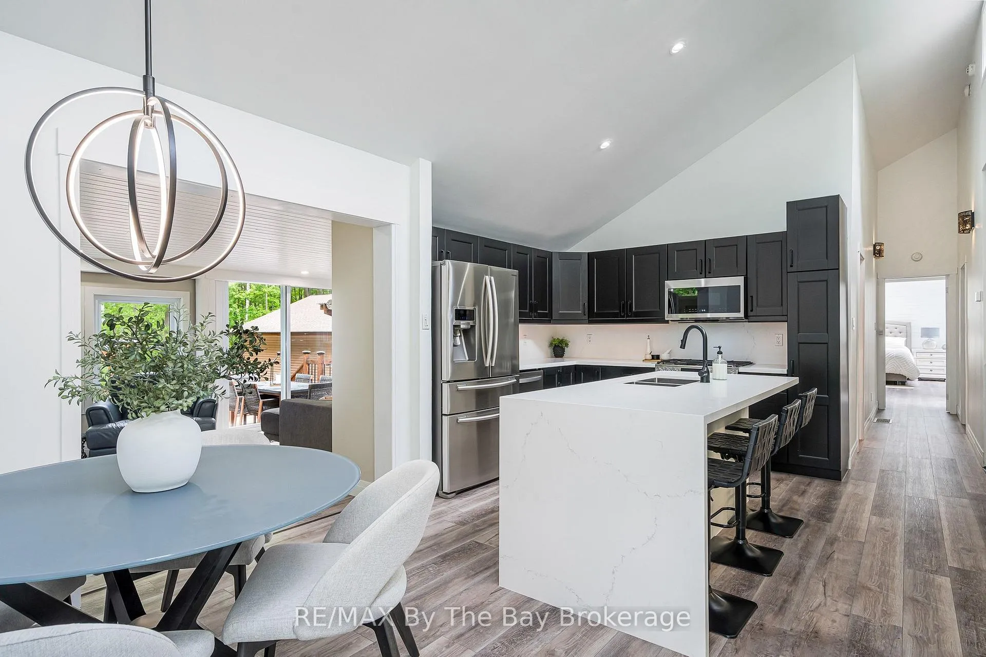 Photo 9 of 10 Birchwood Trail, Wasaga Beach — HOMEH