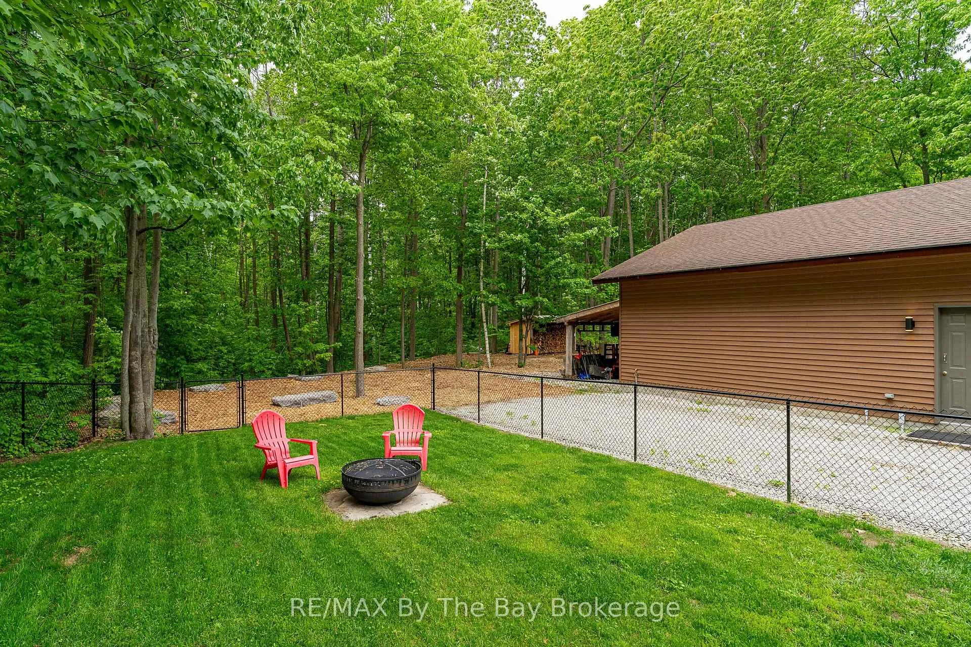 Photo 35 of 10 Birchwood Trail, Wasaga Beach — HOMEH