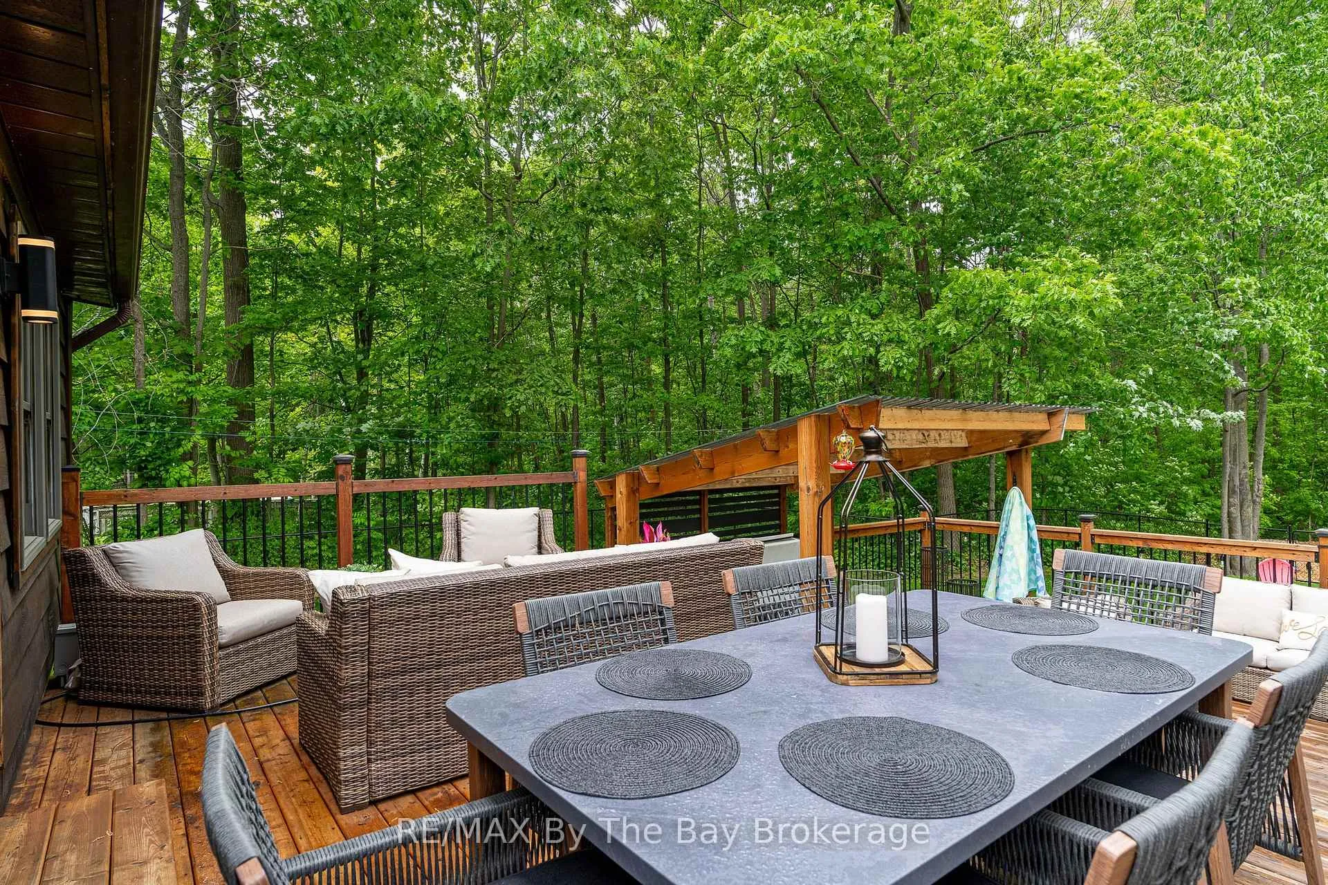Photo 37 of 10 Birchwood Trail, Wasaga Beach — HOMEH