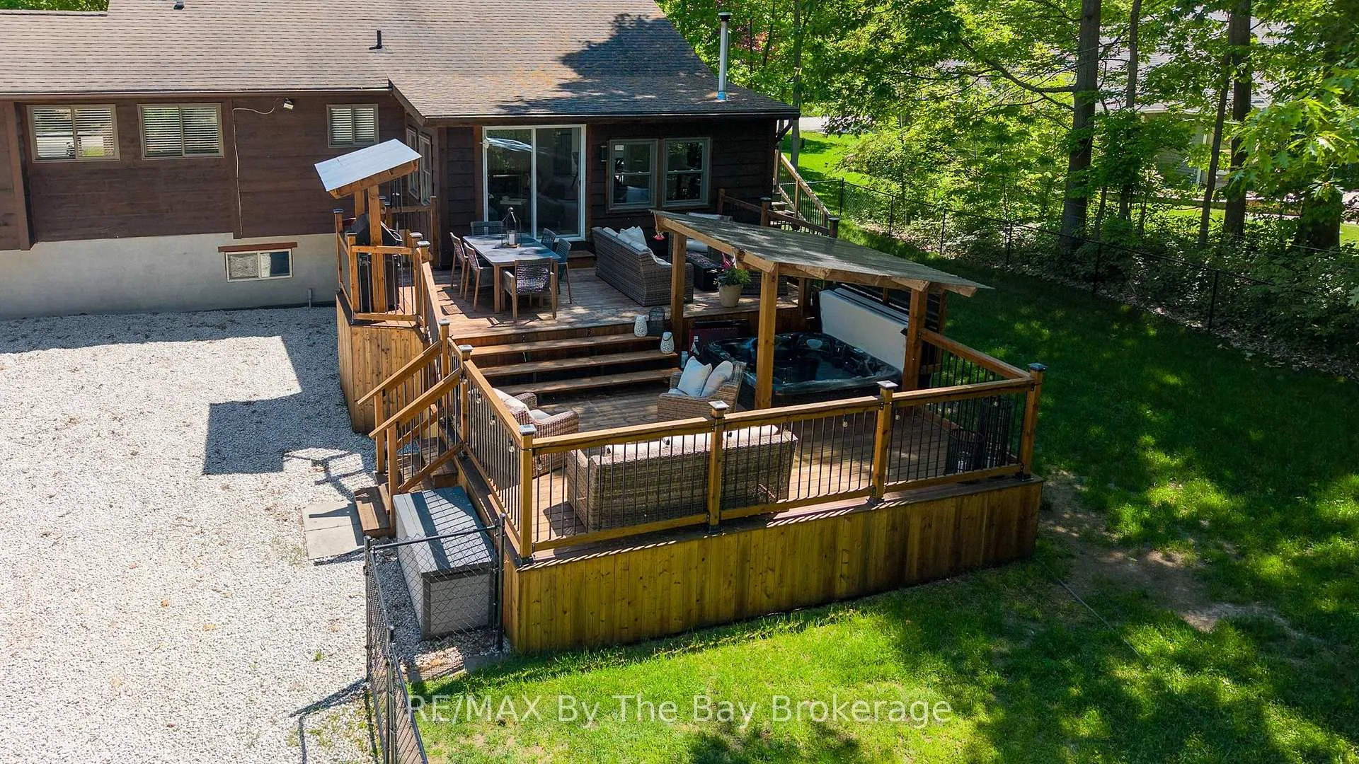 Photo 45 of 10 Birchwood Trail, Wasaga Beach — HOMEH