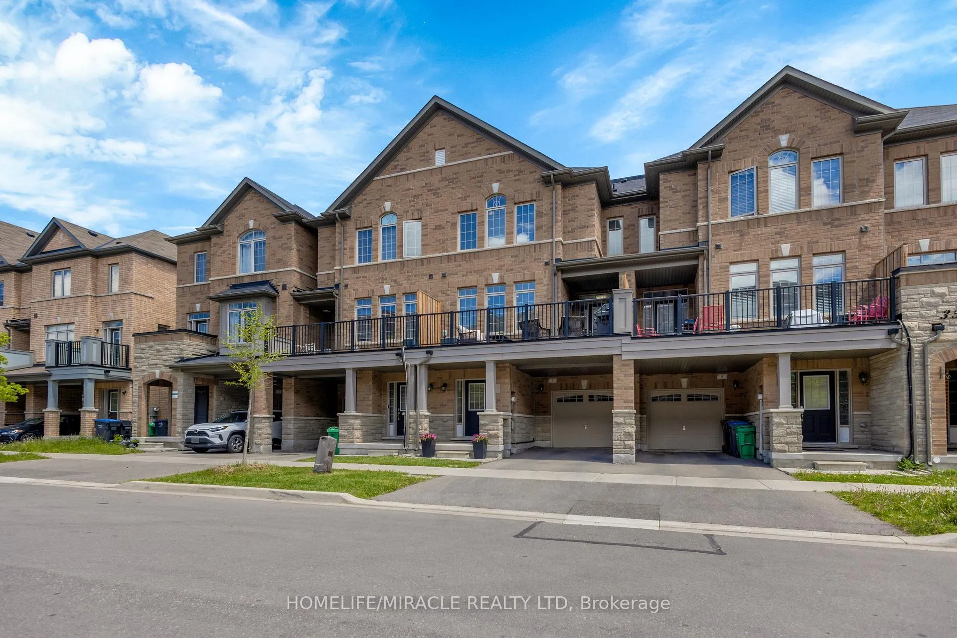 Photo 2 of 7 Haymarket Drive, Brampton, Northwest Brampton — HOMEH