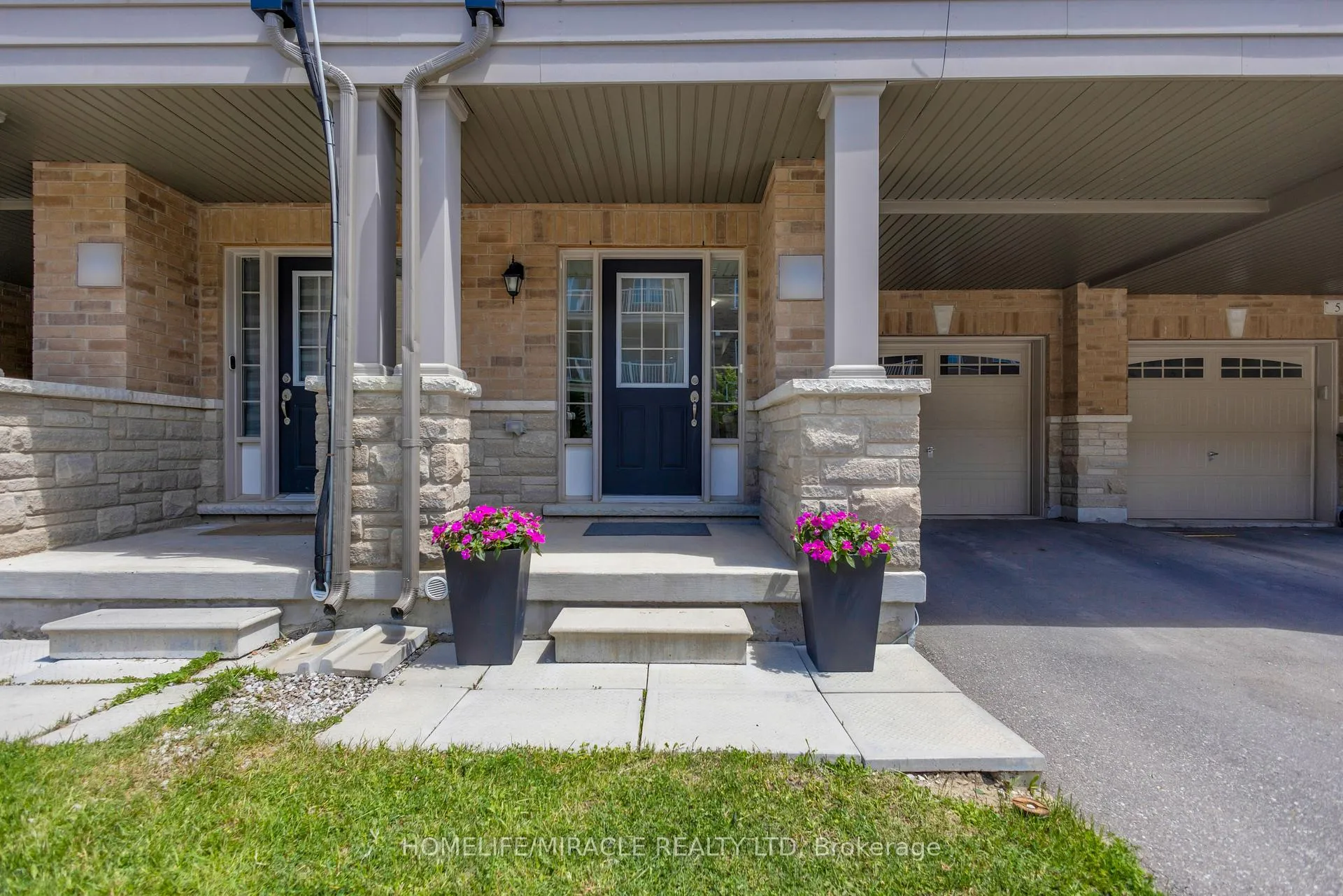 Photo 3 of 7 Haymarket Drive, Brampton, Northwest Brampton — HOMEH