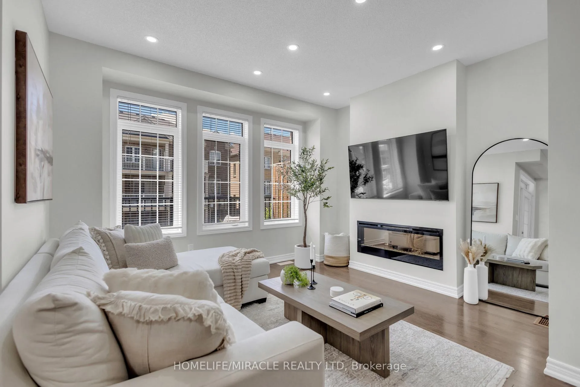 Photo 7 of 7 Haymarket Drive, Brampton, Northwest Brampton — HOMEH