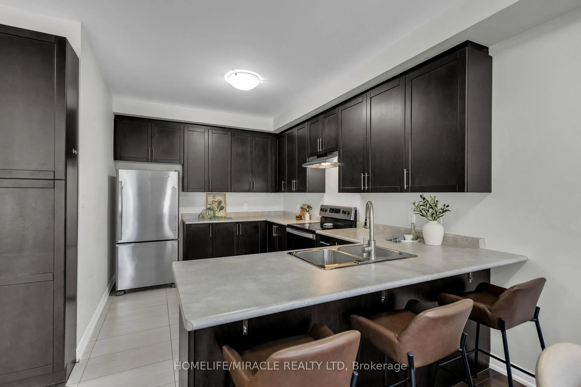 Photo 10 of 7 Haymarket Drive, Brampton, Northwest Brampton — HOMEH