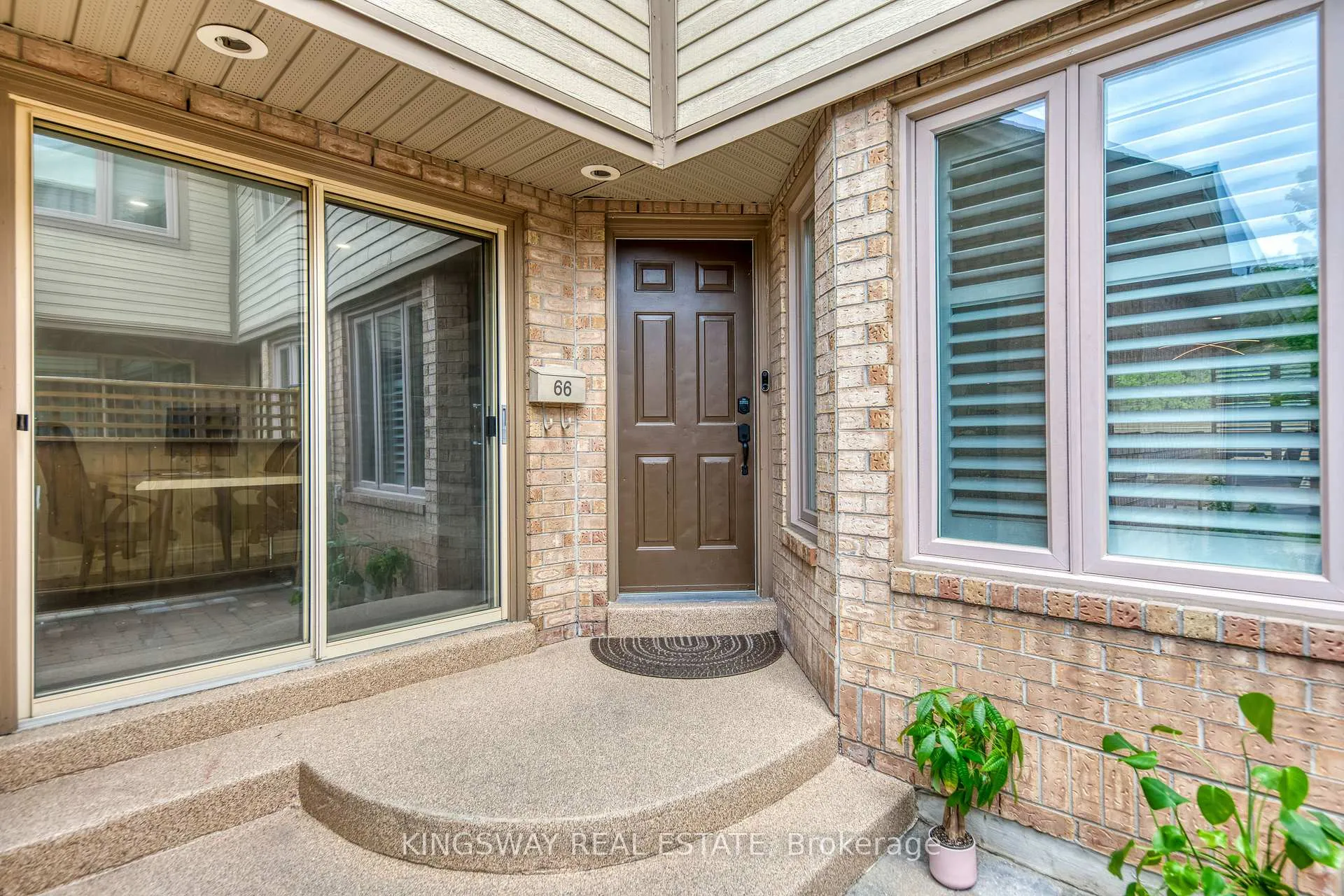 Photo 3 of 1725 The Chase Road, Mississauga, Central Erin Mills — HOMEH