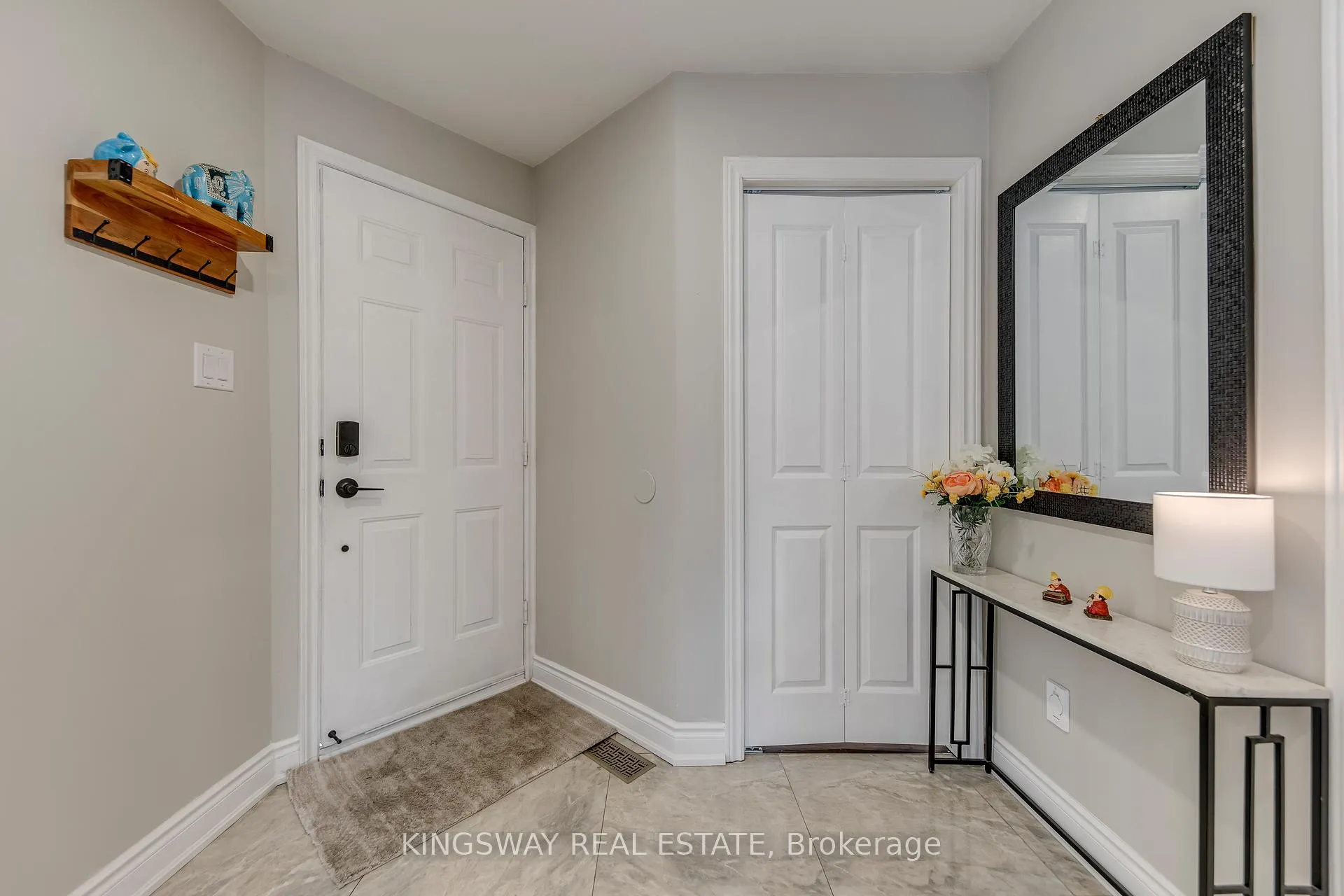 Photo 4 of 1725 The Chase Road, Mississauga, Central Erin Mills — HOMEH