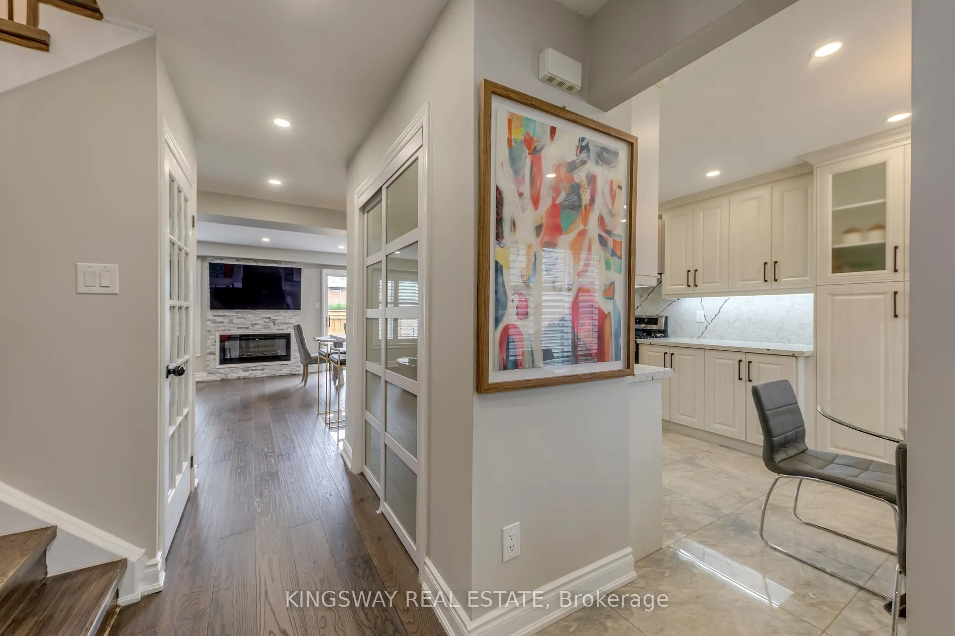 Photo 5 of 1725 The Chase Road, Mississauga, Central Erin Mills — HOMEH