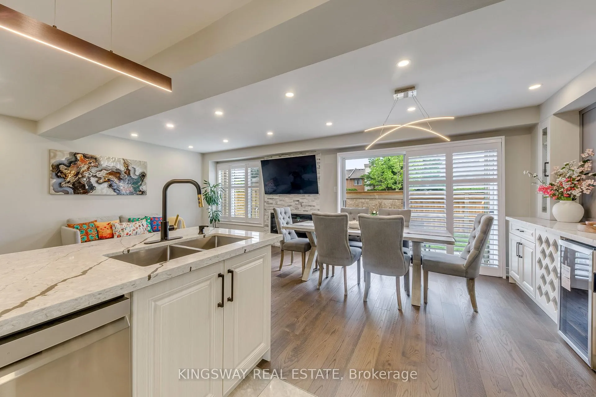 Photo 8 of 1725 The Chase Road, Mississauga, Central Erin Mills — HOMEH