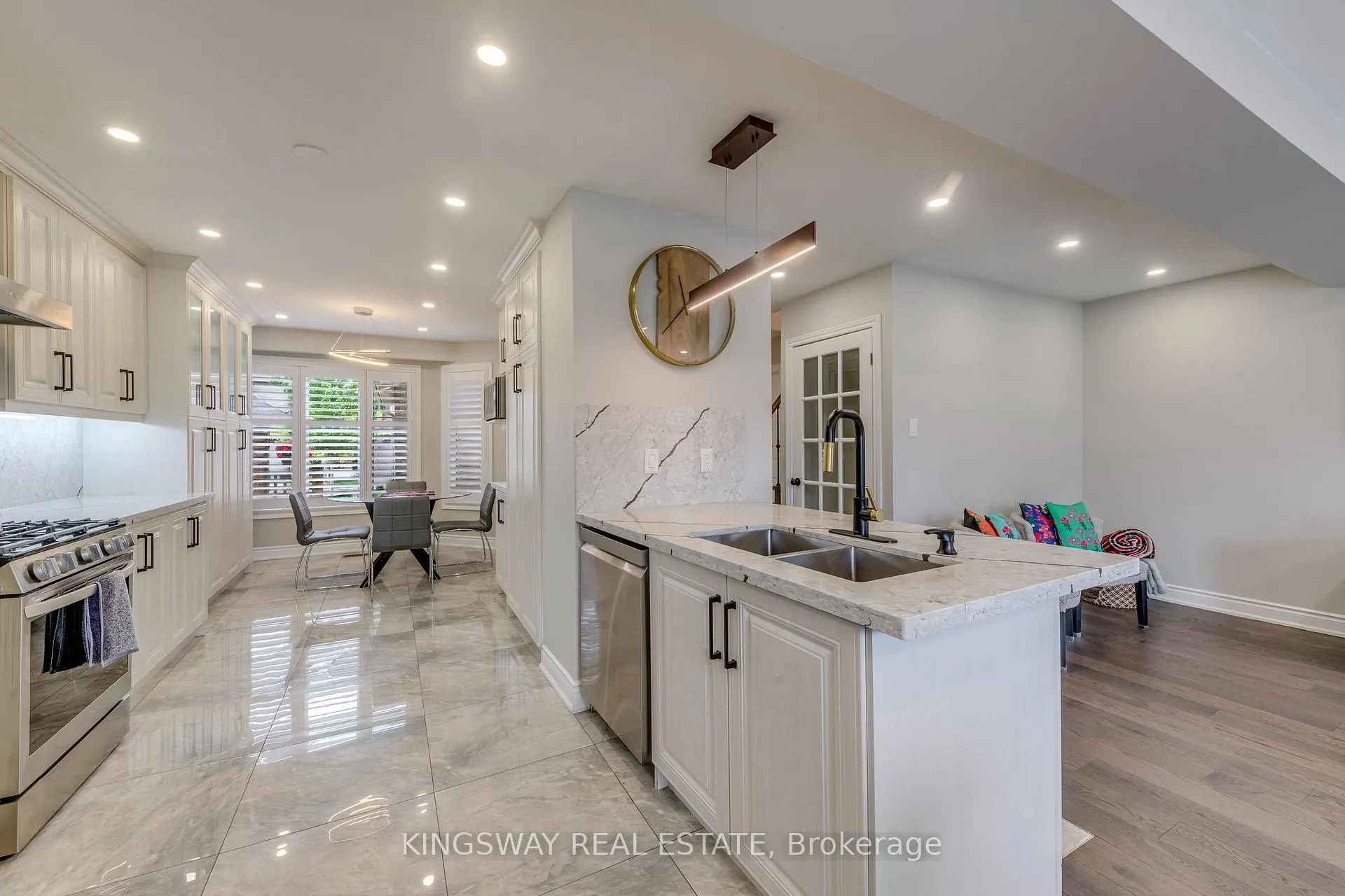 Photo 9 of 1725 The Chase Road, Mississauga, Central Erin Mills — HOMEH