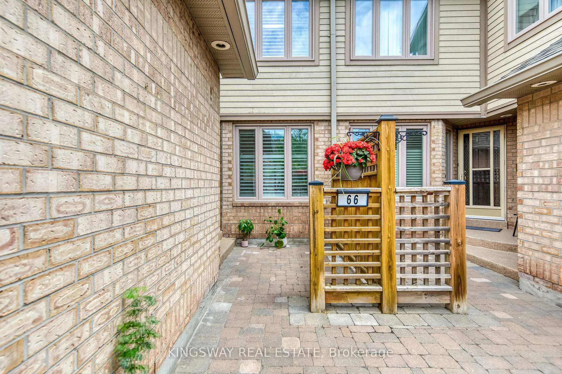 Photo 2 of 1725 The Chase Road, Mississauga, Central Erin Mills — HOMEH