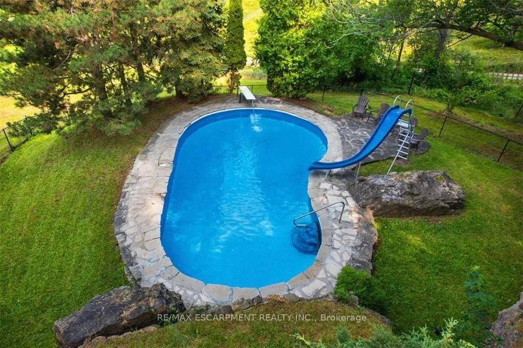 Photo 9 of 345 Mountain Brow Road, Hamilton, Waterdown — HOMEH