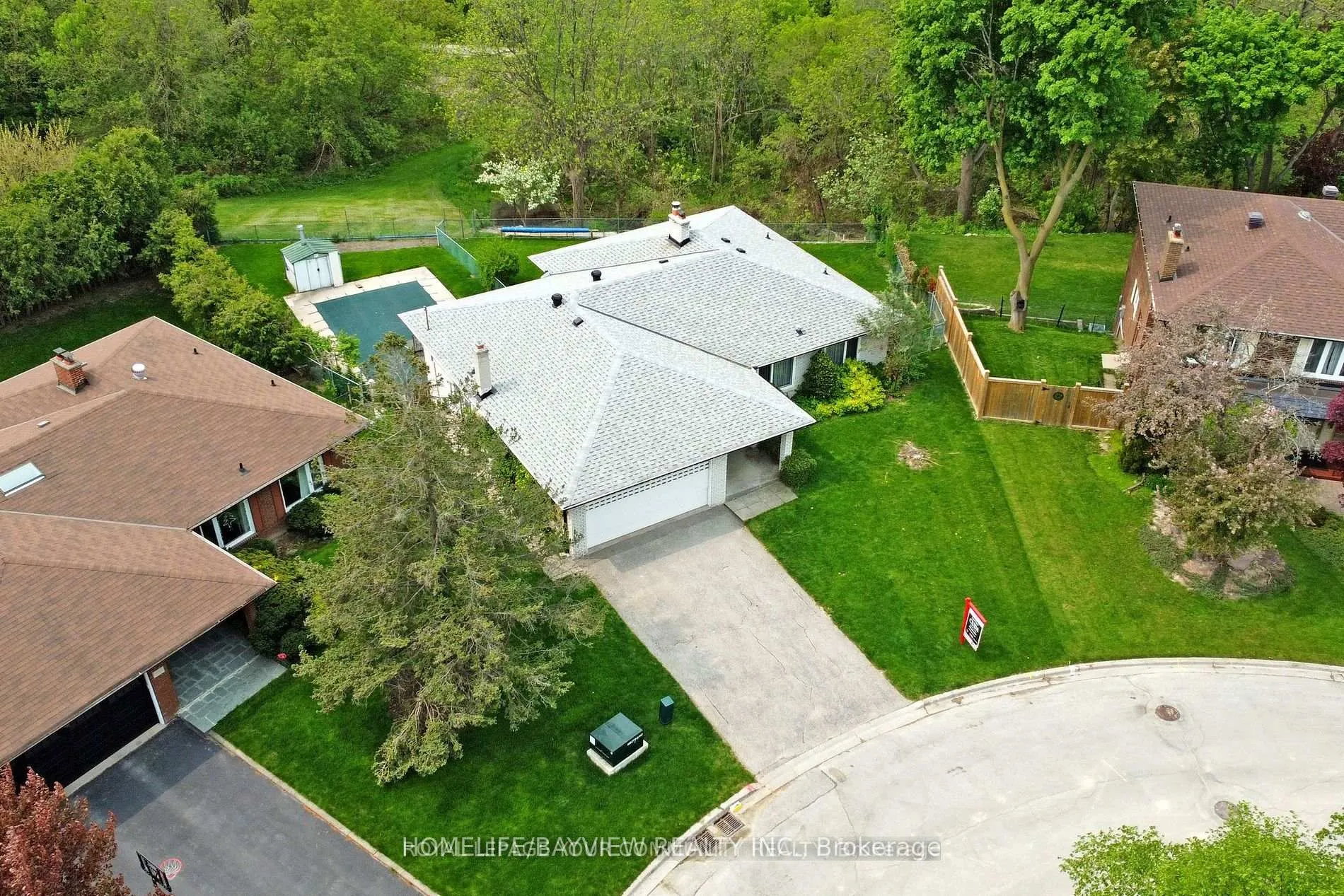Photo 3 of Unit Main, 31 Portree Crescent, Markham, Royal Orchard — HOMEH