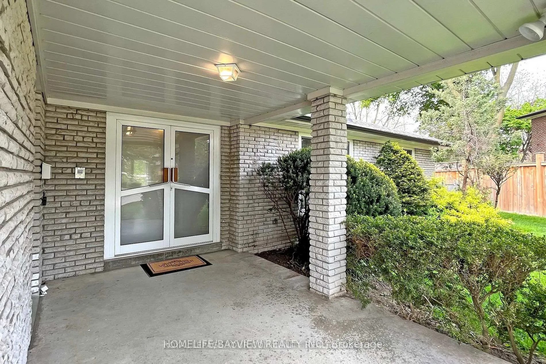 Photo 5 of Unit Main, 31 Portree Crescent, Markham, Royal Orchard — HOMEH