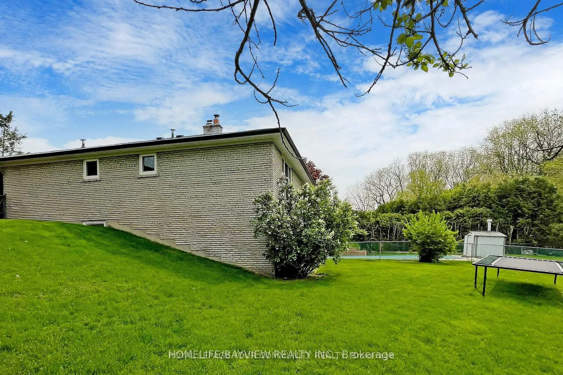 Photo 9 of Unit Main, 31 Portree Crescent, Markham, Royal Orchard — HOMEH