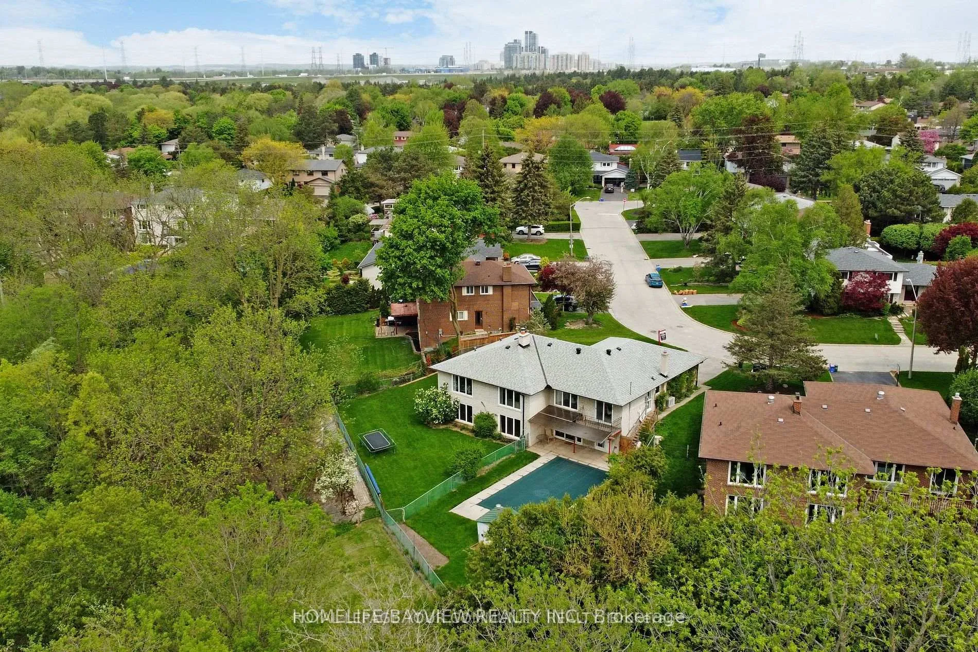 Photo 11 of Unit Main, 31 Portree Crescent, Markham, Royal Orchard — HOMEH