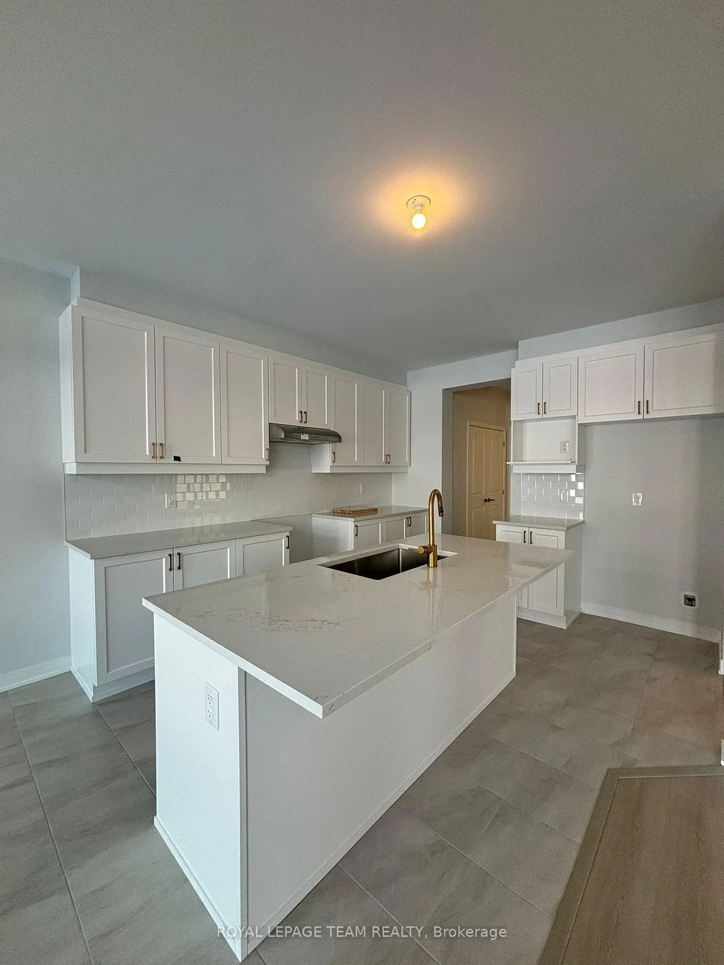 Photo 13 of 420 Meynell Street, Ottawa, Goulbourn Twp From Franktown Rd/South To Rideau — HOMEH