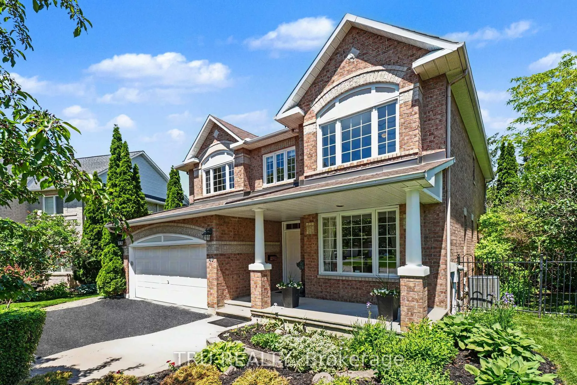 Photo 2 of 40 Cimarron Crescent, Ottawa, Centrepointe — HOMEH