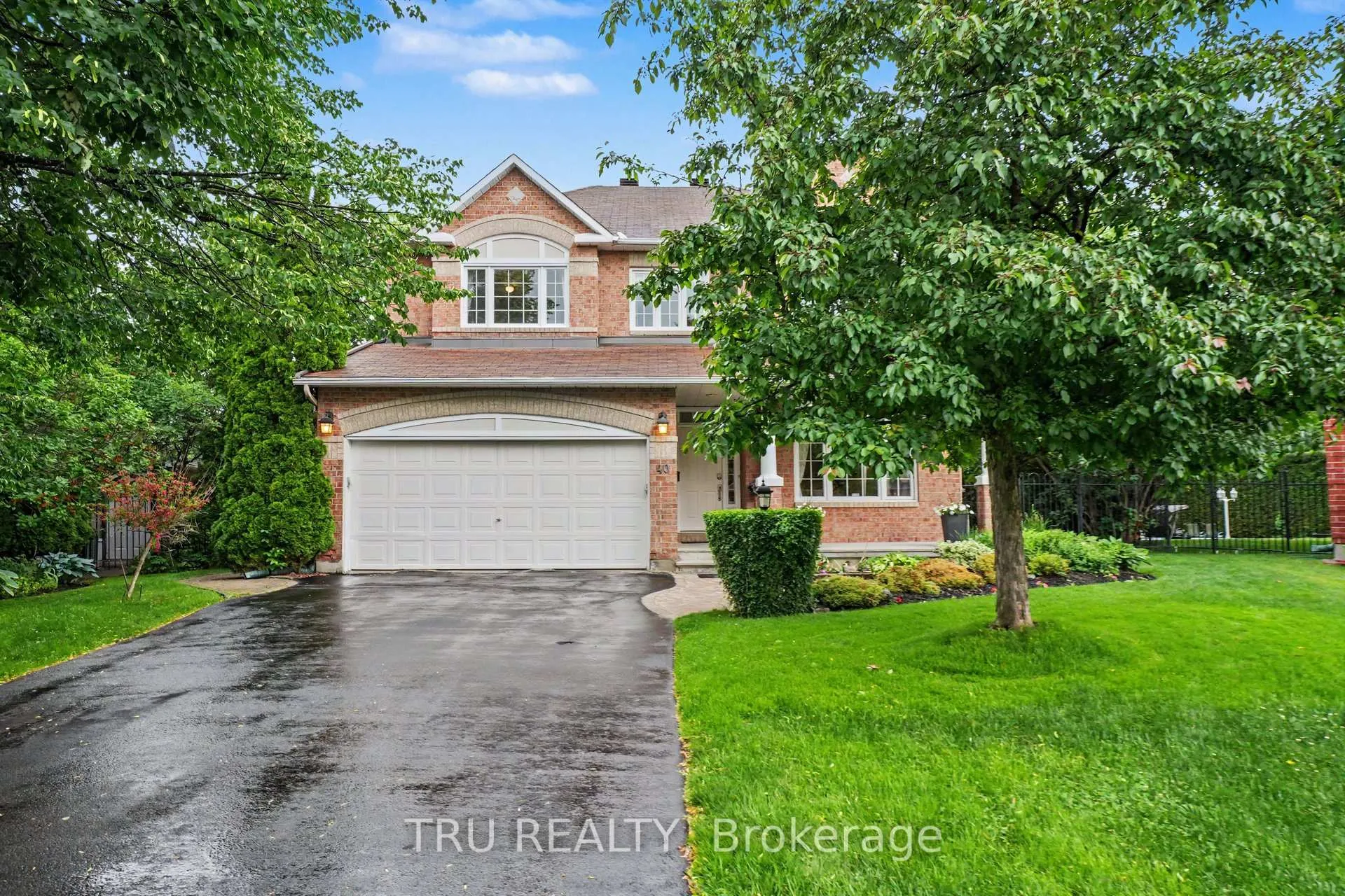 Photo 3 of 40 Cimarron Crescent, Ottawa, Centrepointe — HOMEH