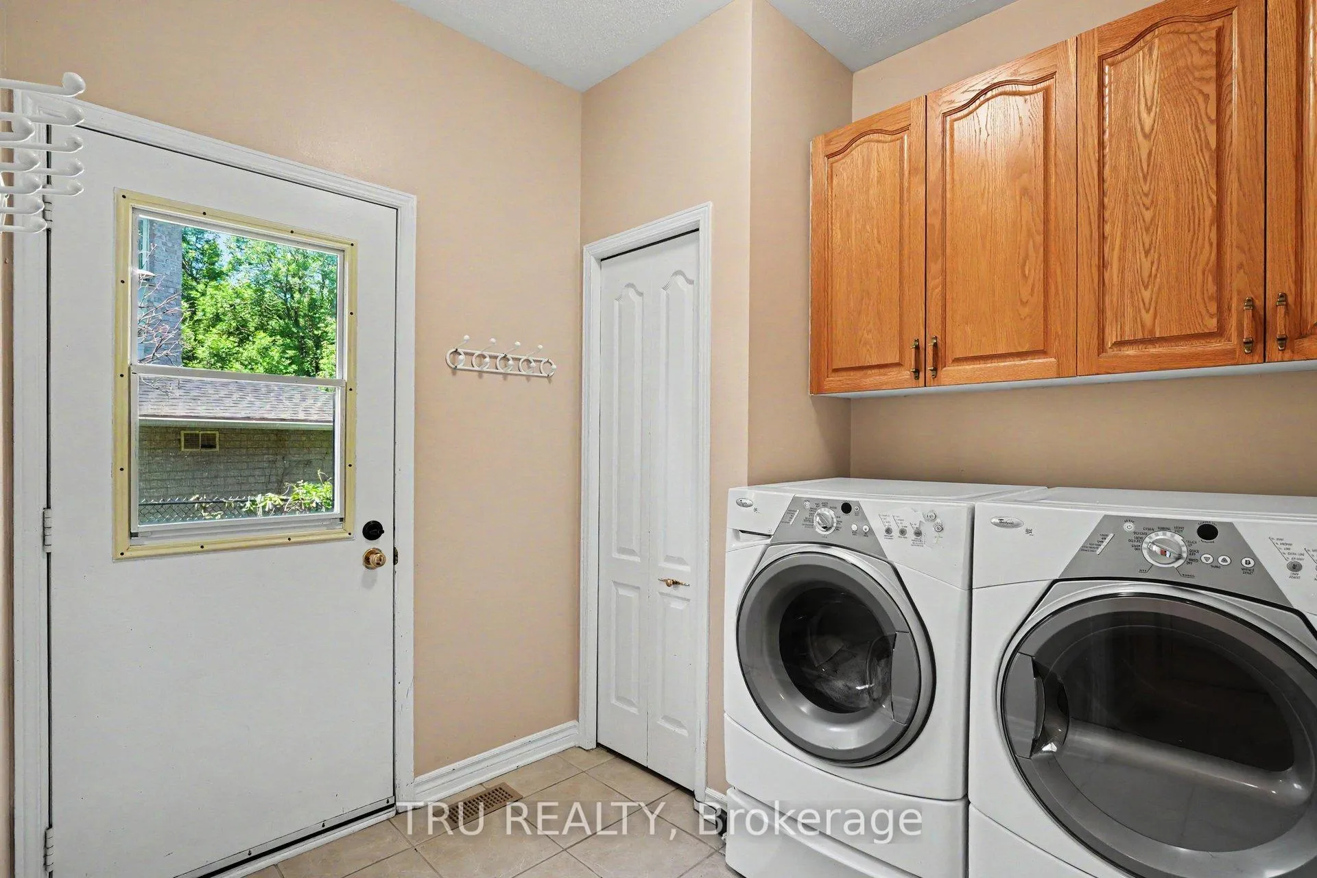 Photo 18 of 40 Cimarron Crescent, Ottawa, Centrepointe — HOMEH