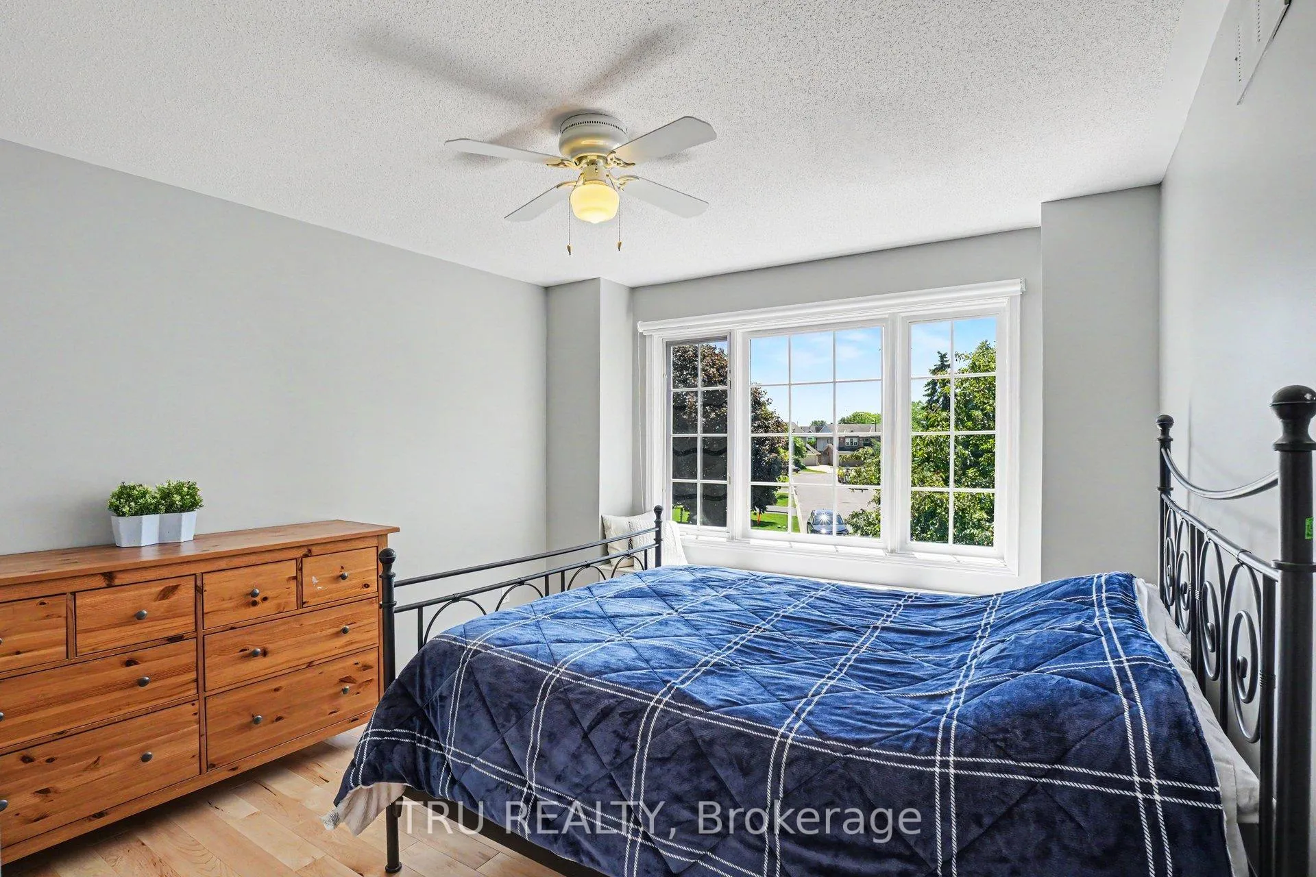 Photo 24 of 40 Cimarron Crescent, Ottawa, Centrepointe — HOMEH