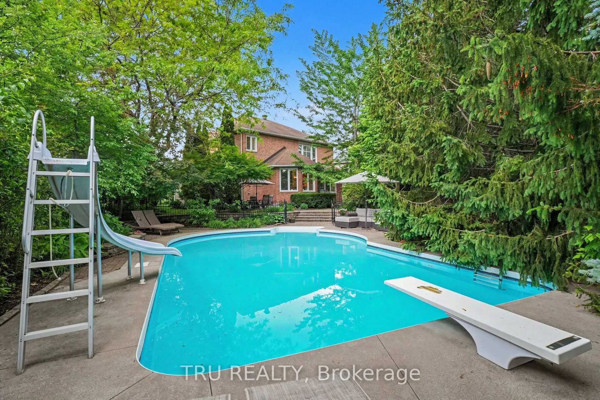 Photo 34 of 40 Cimarron Crescent, Ottawa, Centrepointe — HOMEH
