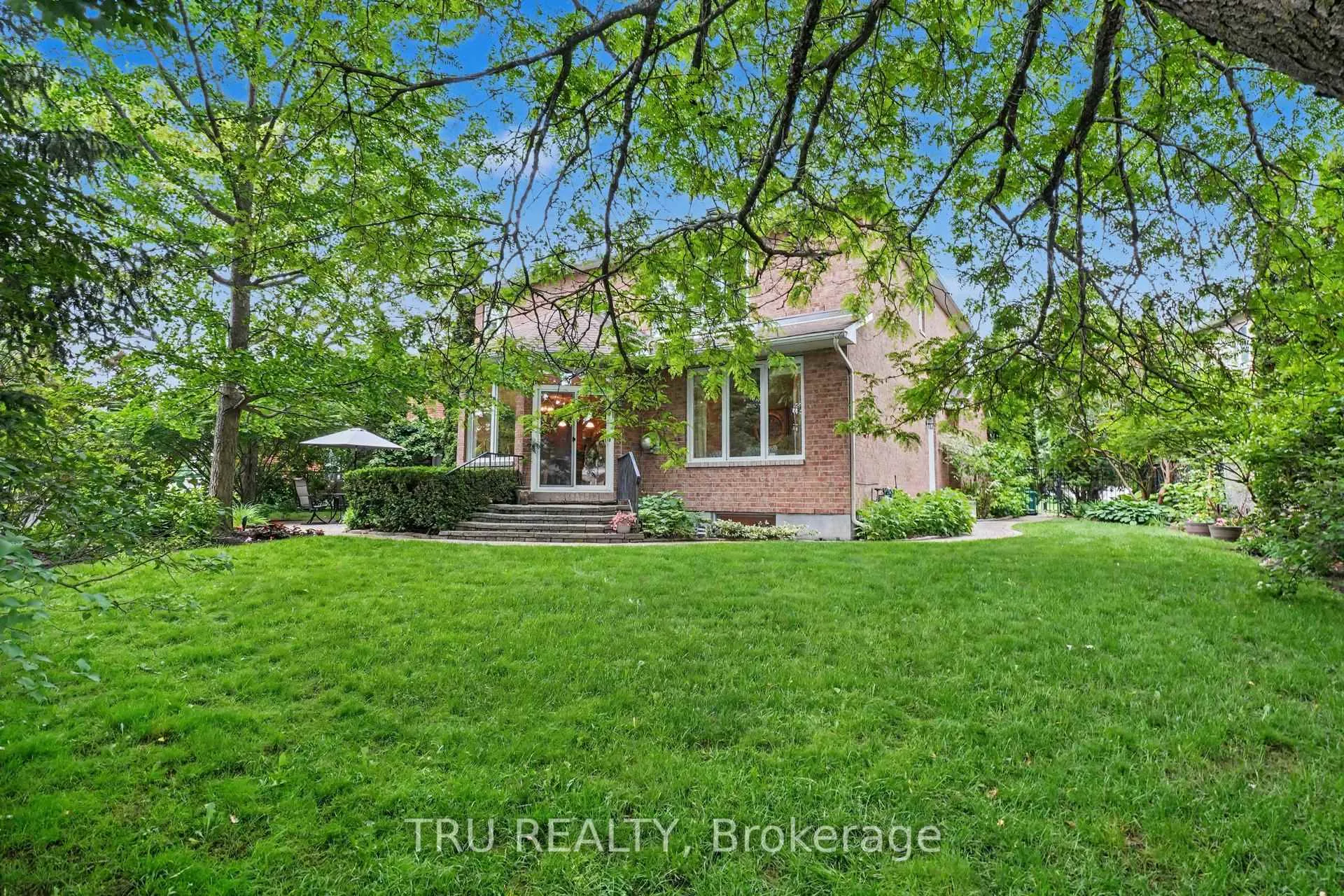 Photo 39 of 40 Cimarron Crescent, Ottawa, Centrepointe — HOMEH