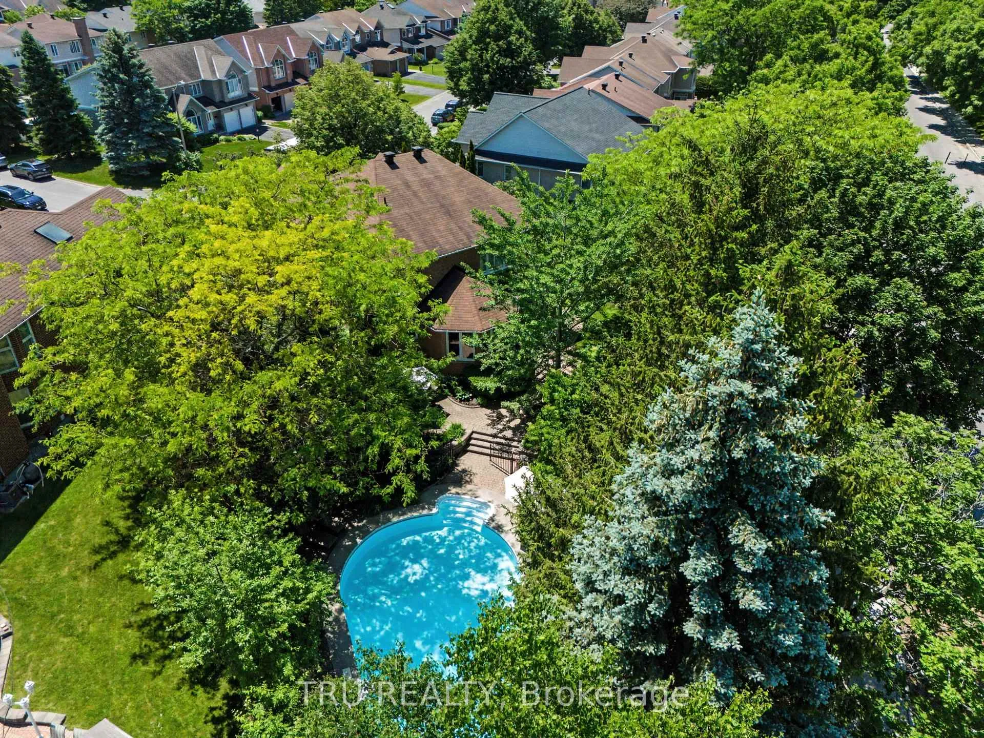 Photo 45 of 40 Cimarron Crescent, Ottawa, Centrepointe — HOMEH
